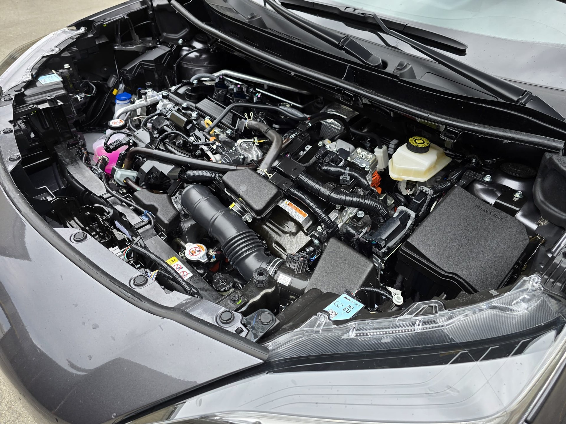 TOYOTA Yaris Cross 1.5 Premium Sondermodell Olympia-image-29