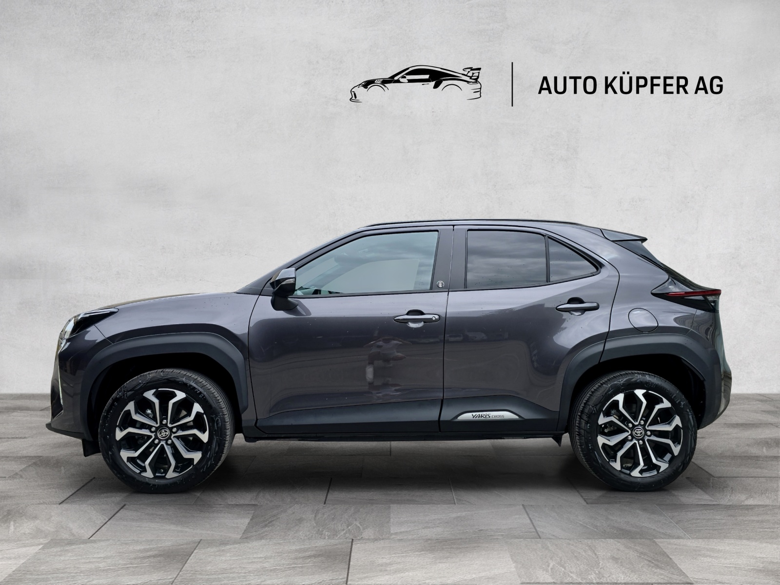 TOYOTA Yaris Cross 1.5 Premium Sondermodell Olympia-showroom-element-2
