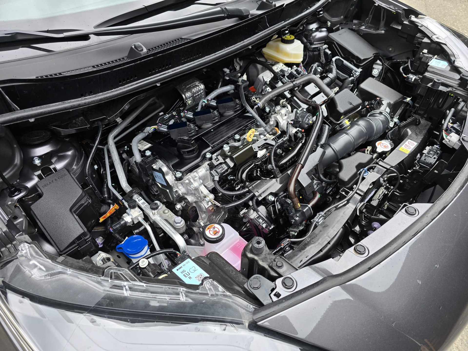 TOYOTA Yaris Cross 1.5 Premium Sondermodell Olympia-image-30
