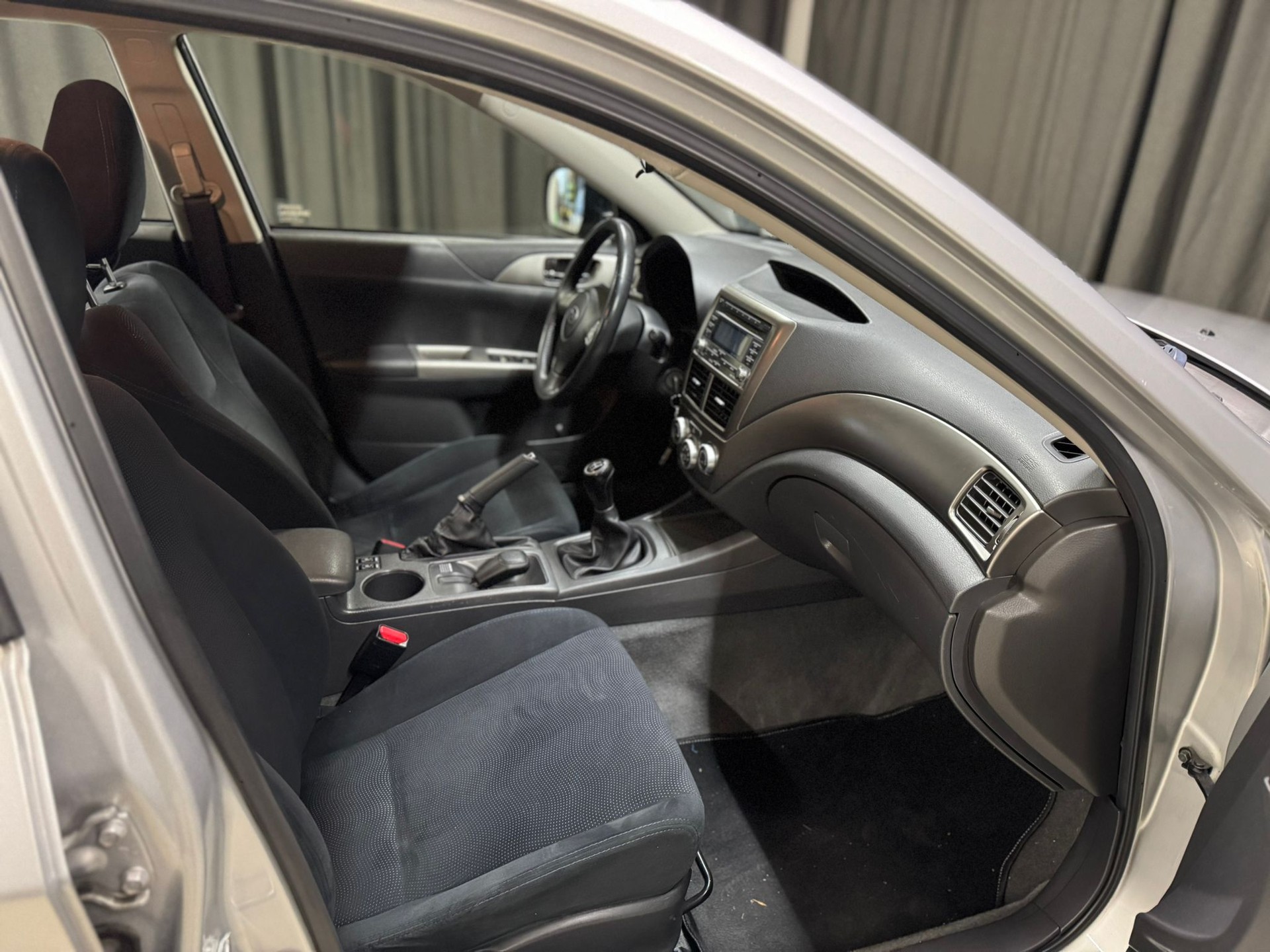 SUBARU Impreza 1.5R Swiss-image-10