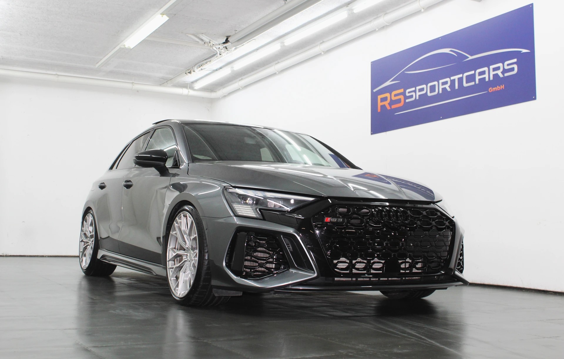 AUDI RS3 Sportback 2.5 TSI quattro S-tronic ABT Edition 460PS / CH-Fahrzeug-showroom-element-1