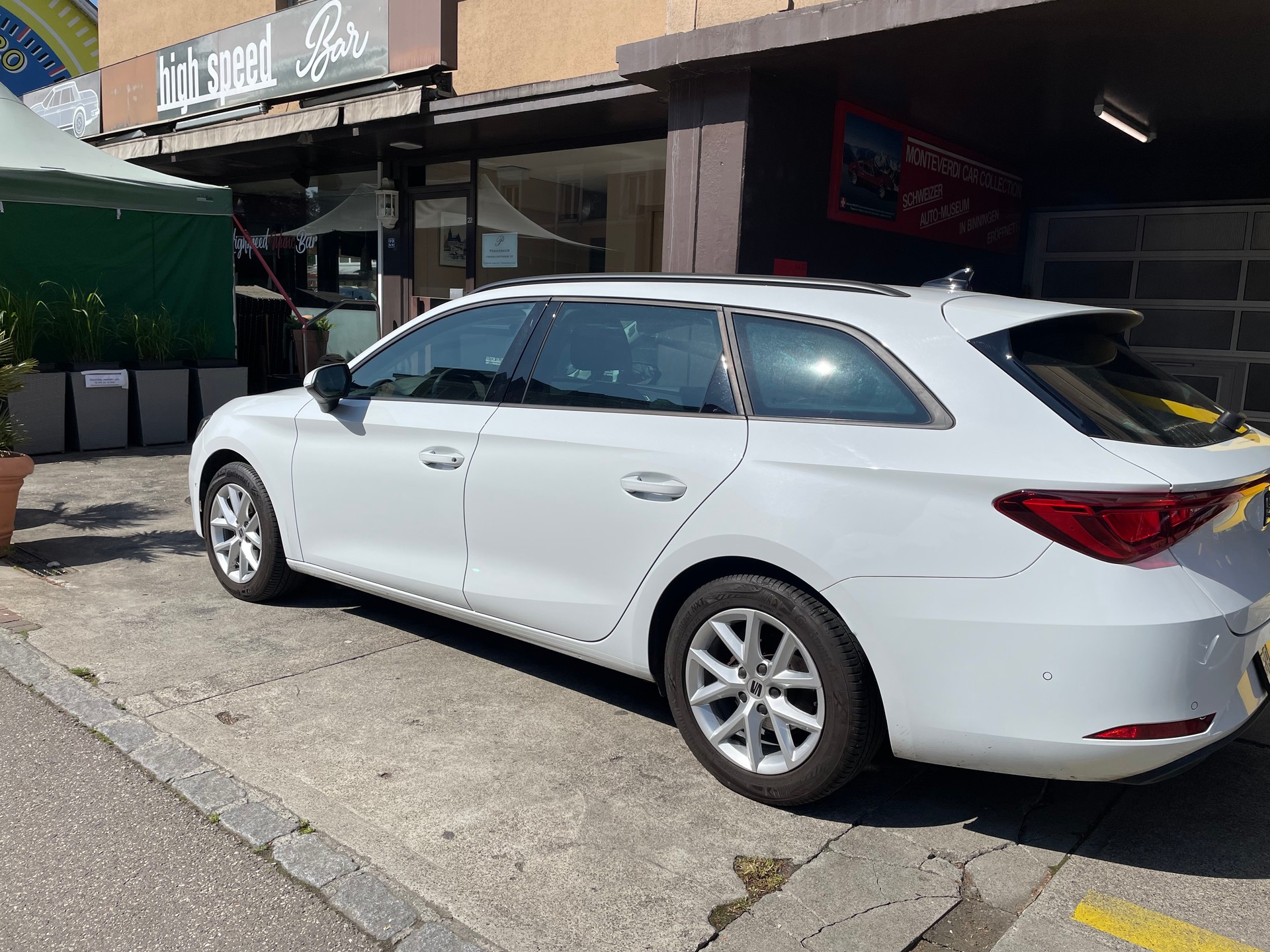 SEAT Leon ST 1.5 eTSI mHEV DSG Hola FR-showroom-element-2