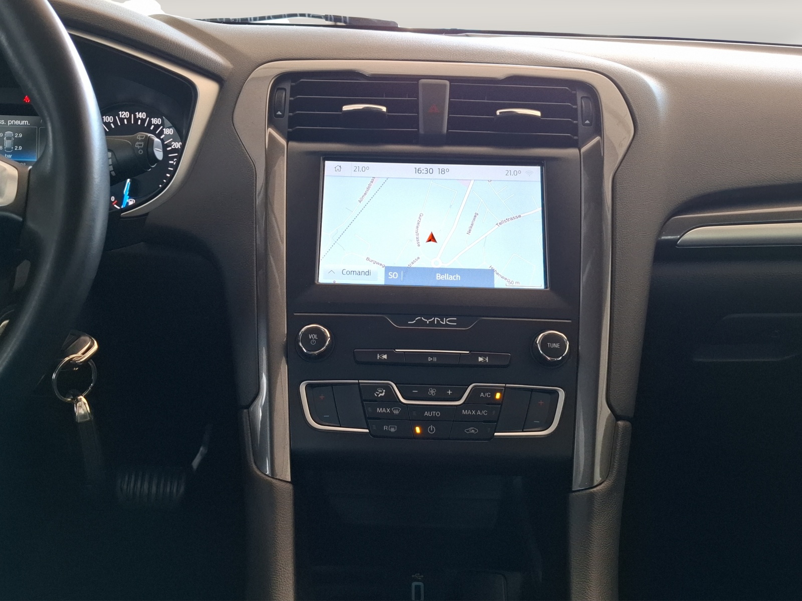 FORD Mondeo 2.0 TDCi Trend Automatik // 8-fach bereift Sommerräder Aluminium-image-13