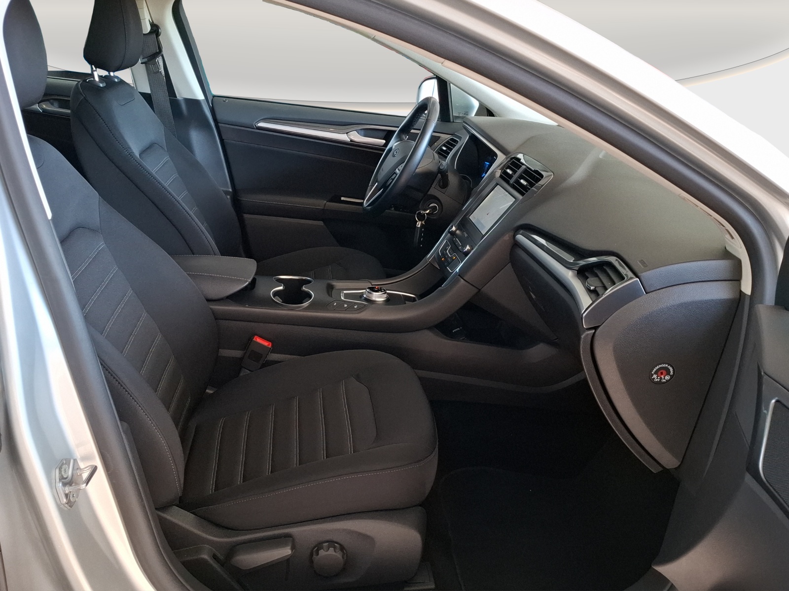 FORD Mondeo 2.0 TDCi Trend Automatik // 8-fach bereift Sommerräder Aluminium-image-9