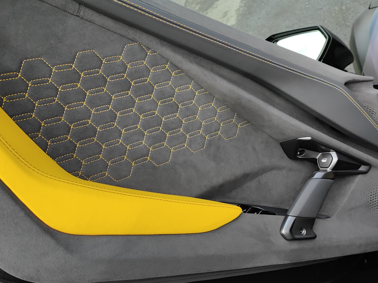 LAMBORGHINI REVUELTO-image-13