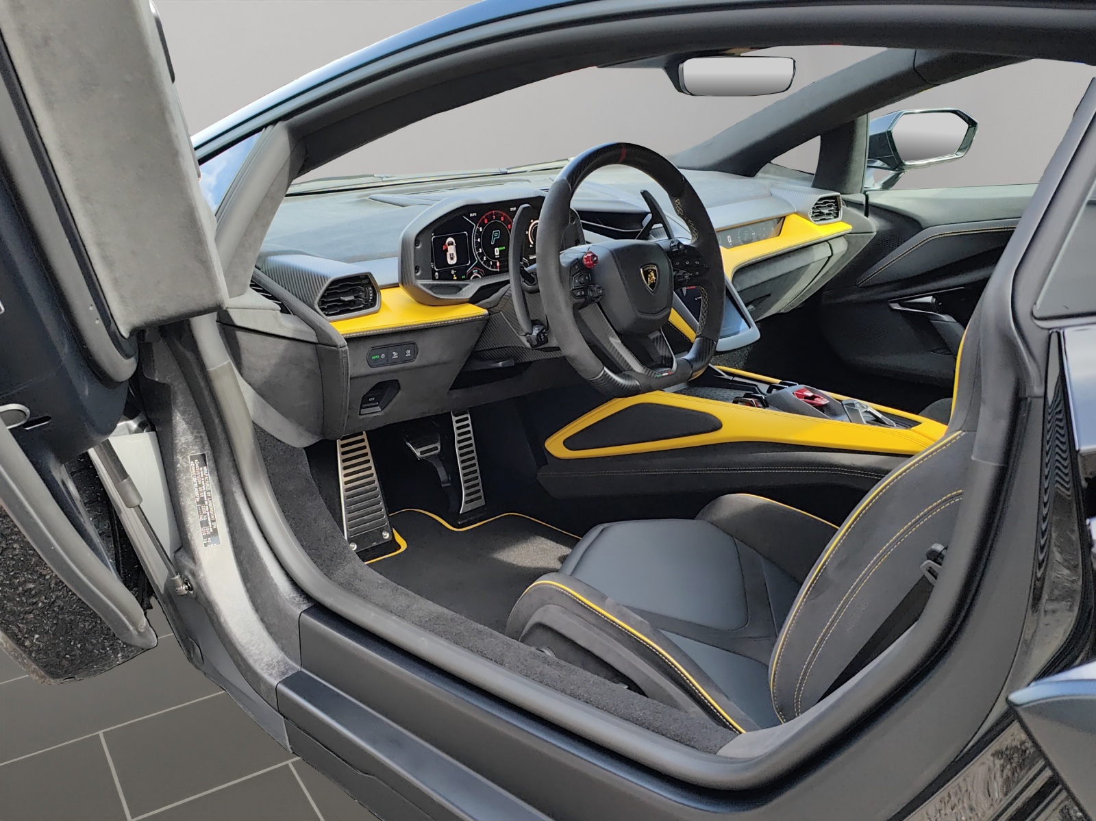 LAMBORGHINI REVUELTO-image-7