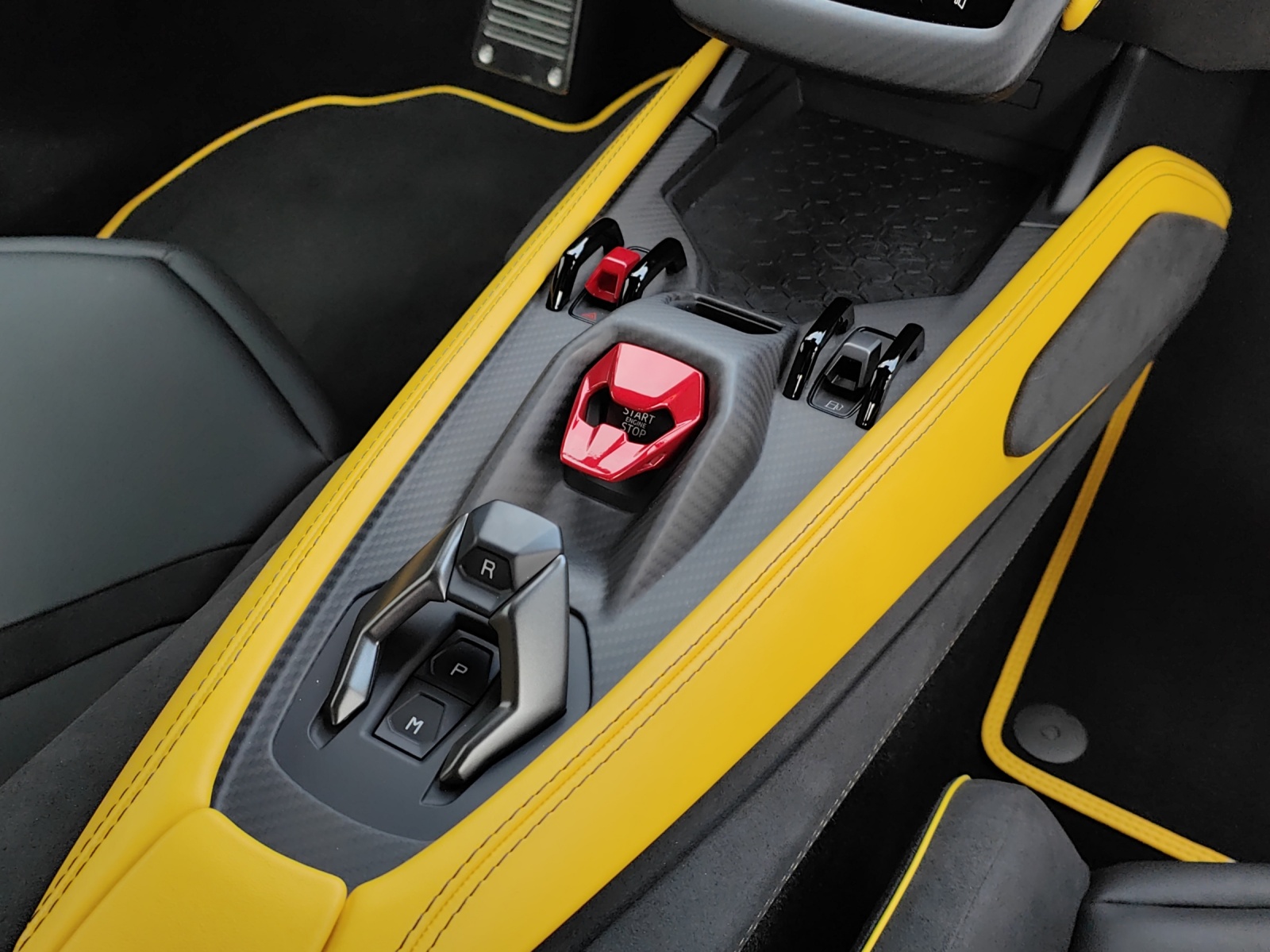 LAMBORGHINI REVUELTO-image-12