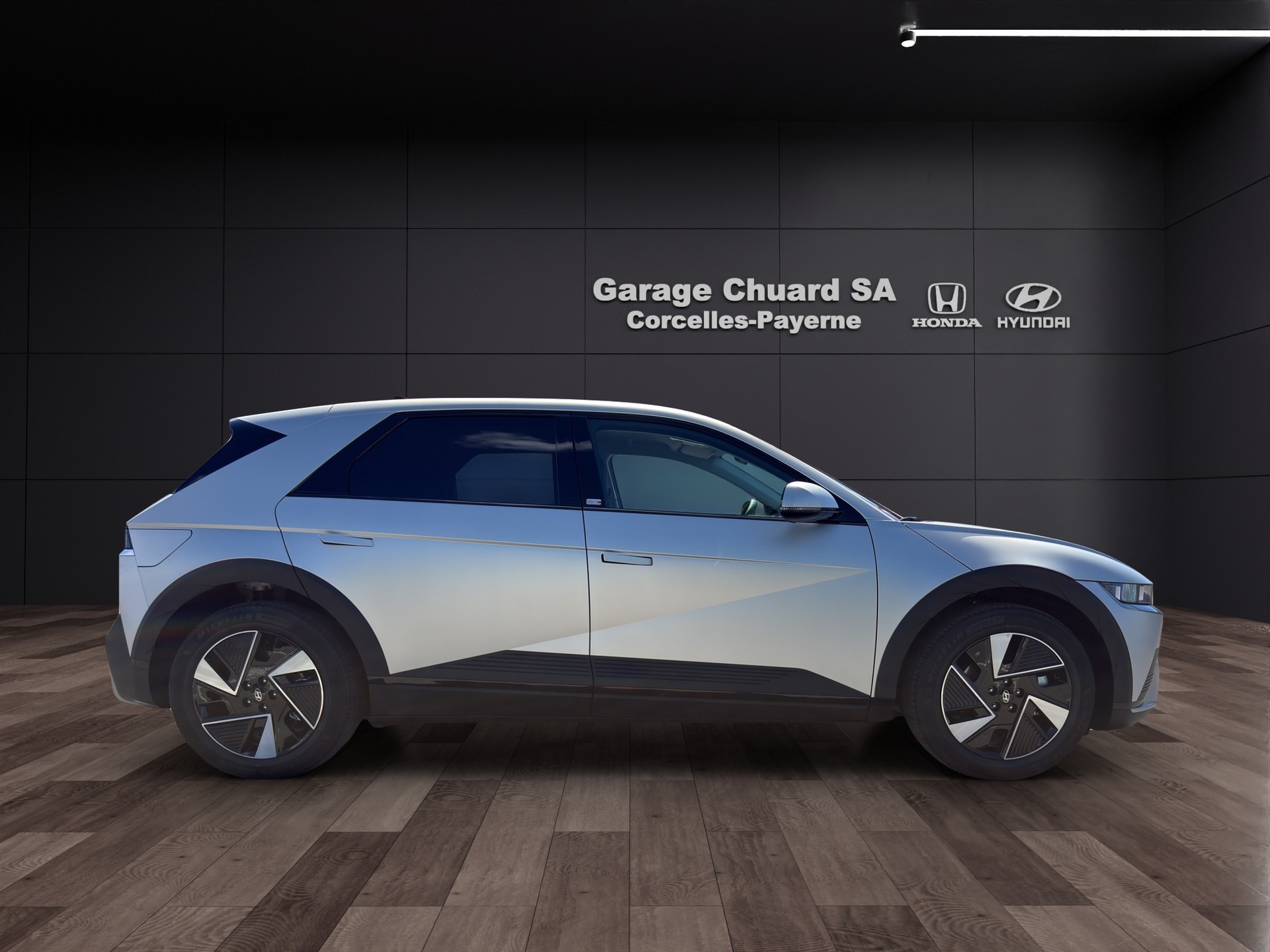 HYUNDAI Ioniq 5 Amplia 84kWh-showroom-element-3
