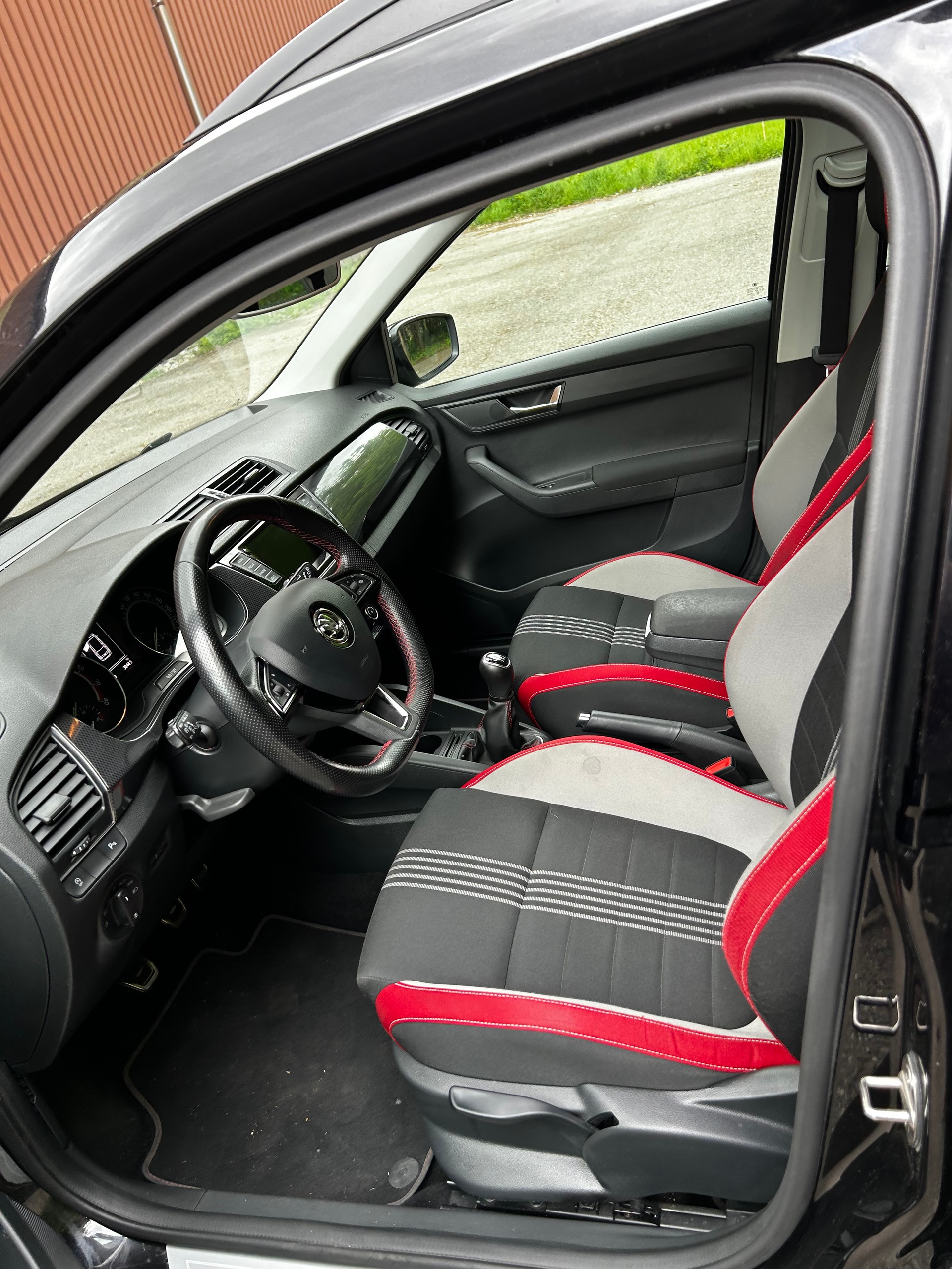 SKODA Fabia 1.0 TSI Monte Carlo-image-11