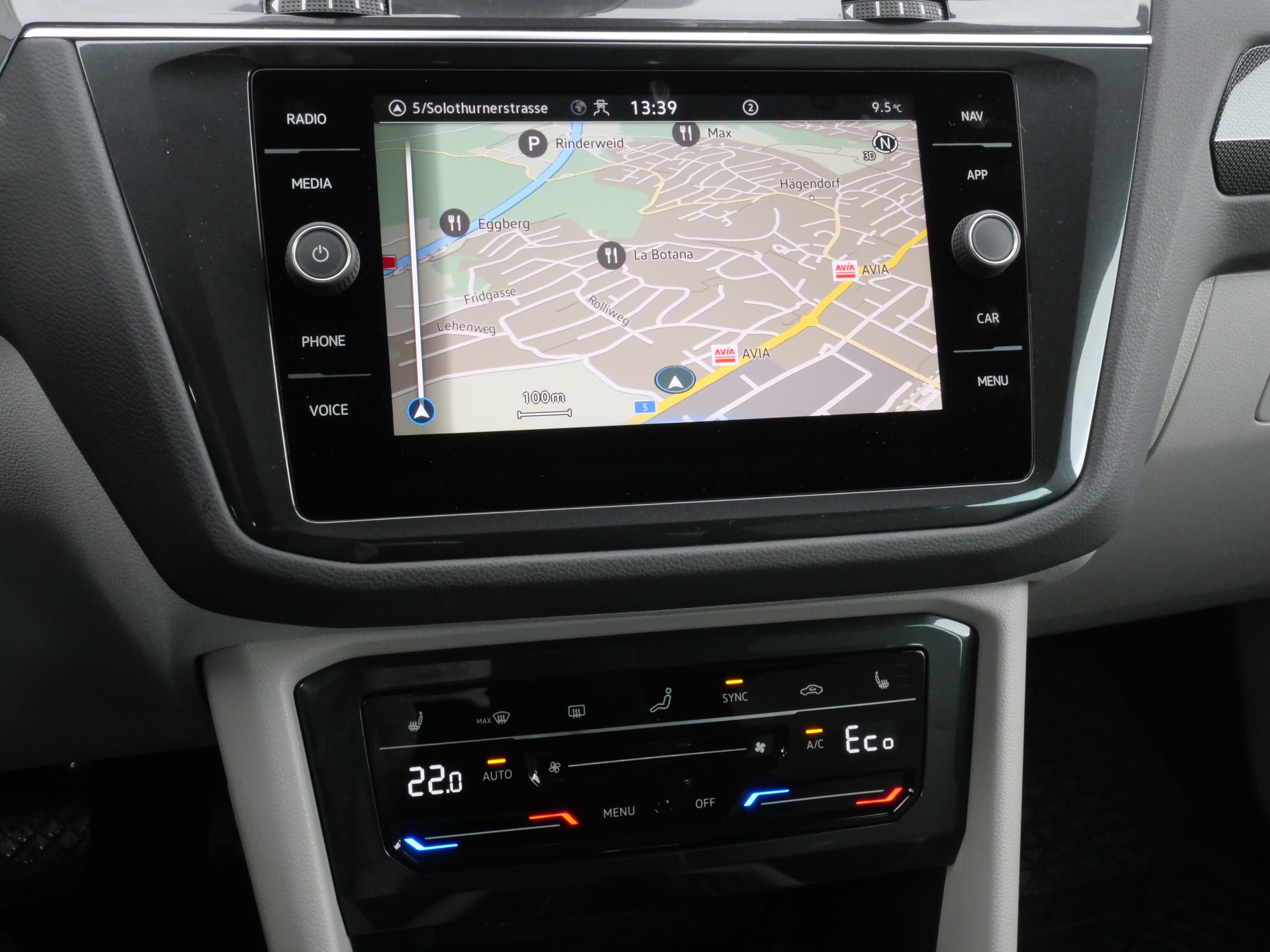 VW Tiguan 1.4TSI PHEV Elegance DSG *CH-Auto, AHK-schwenkbar, 360°-Kamera*-image-17
