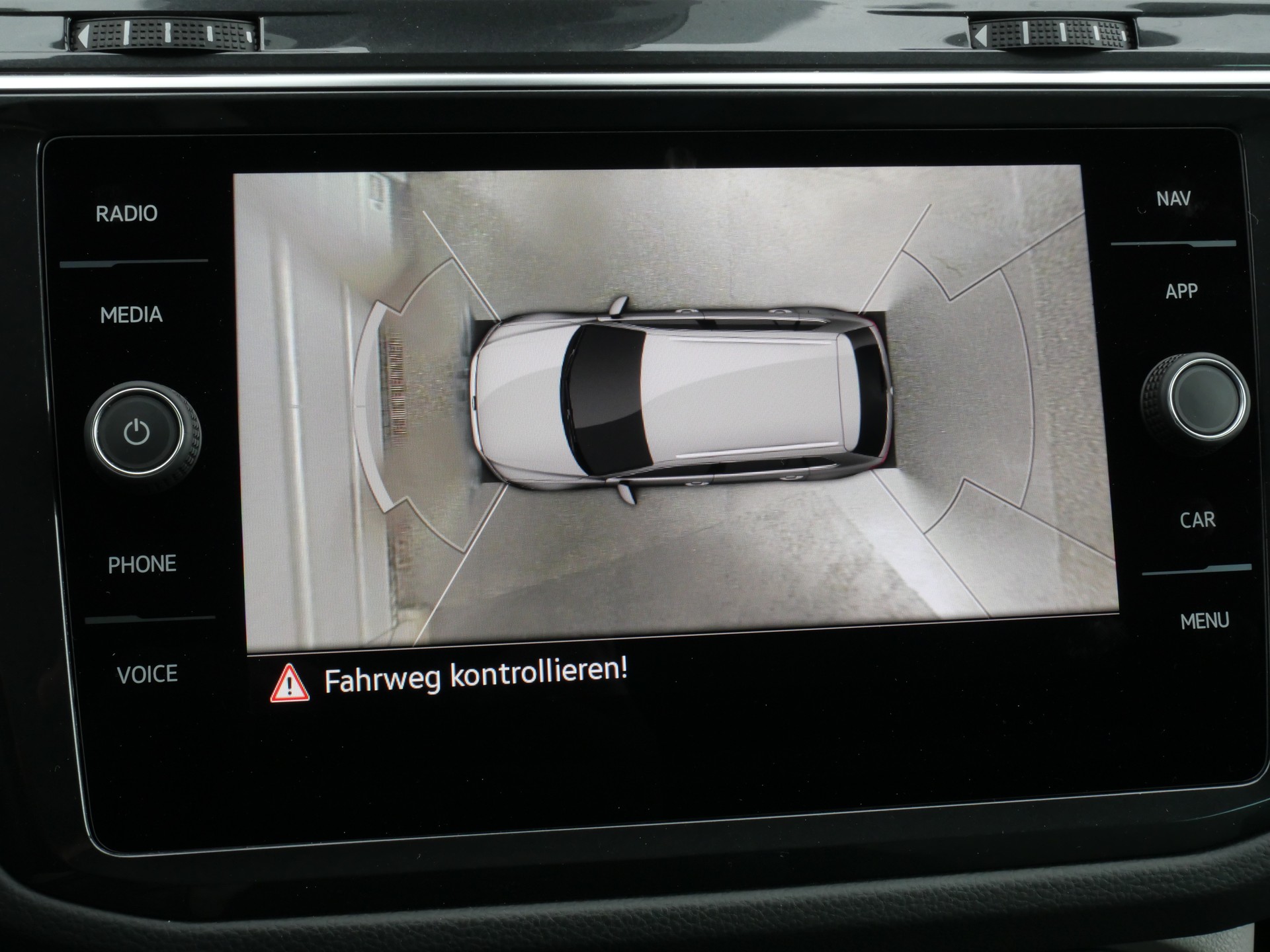 VW Tiguan 1.4TSI PHEV Elegance DSG *CH-Auto, AHK-schwenkbar, 360°-Kamera*-image-19