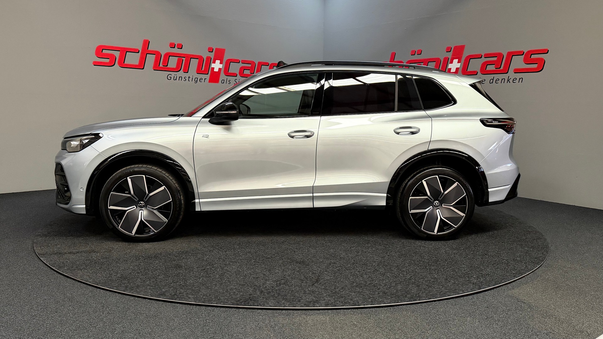 VW Tiguan 2.0 TSI DSG R-Line 4Motion-showroom-element-3
