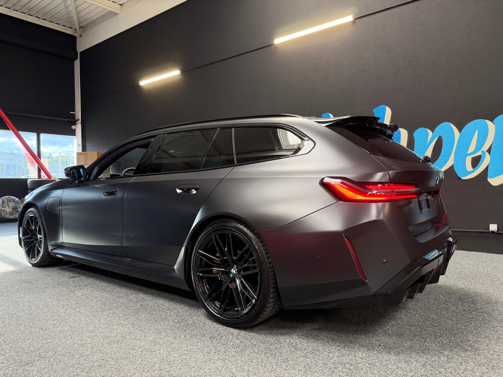 BMW M5 xDrive Touring CH-image-5
