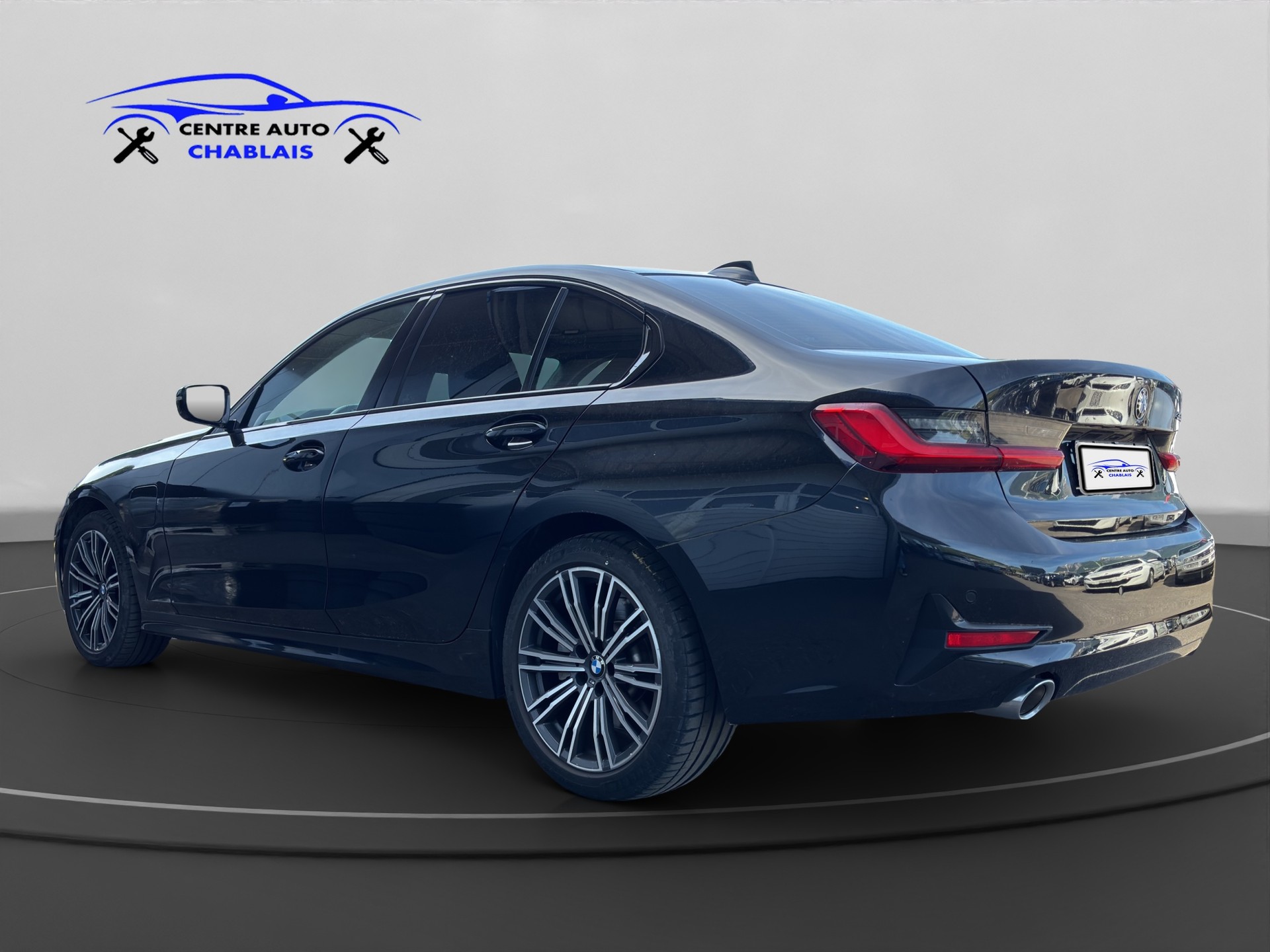BMW 330e-image-3
