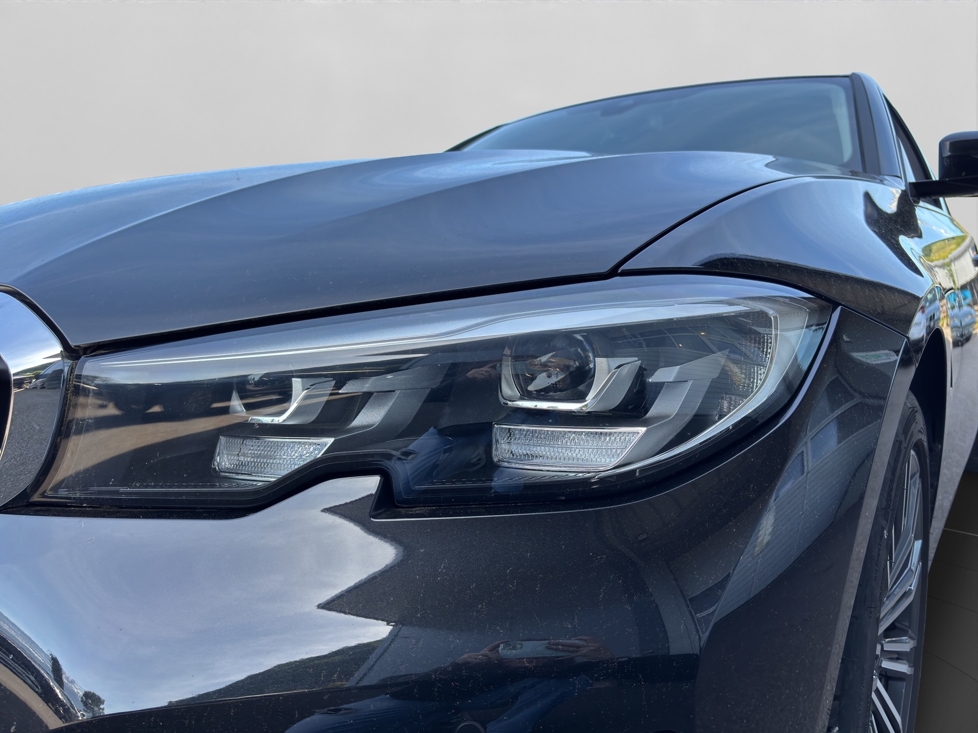 BMW 330e-image-13
