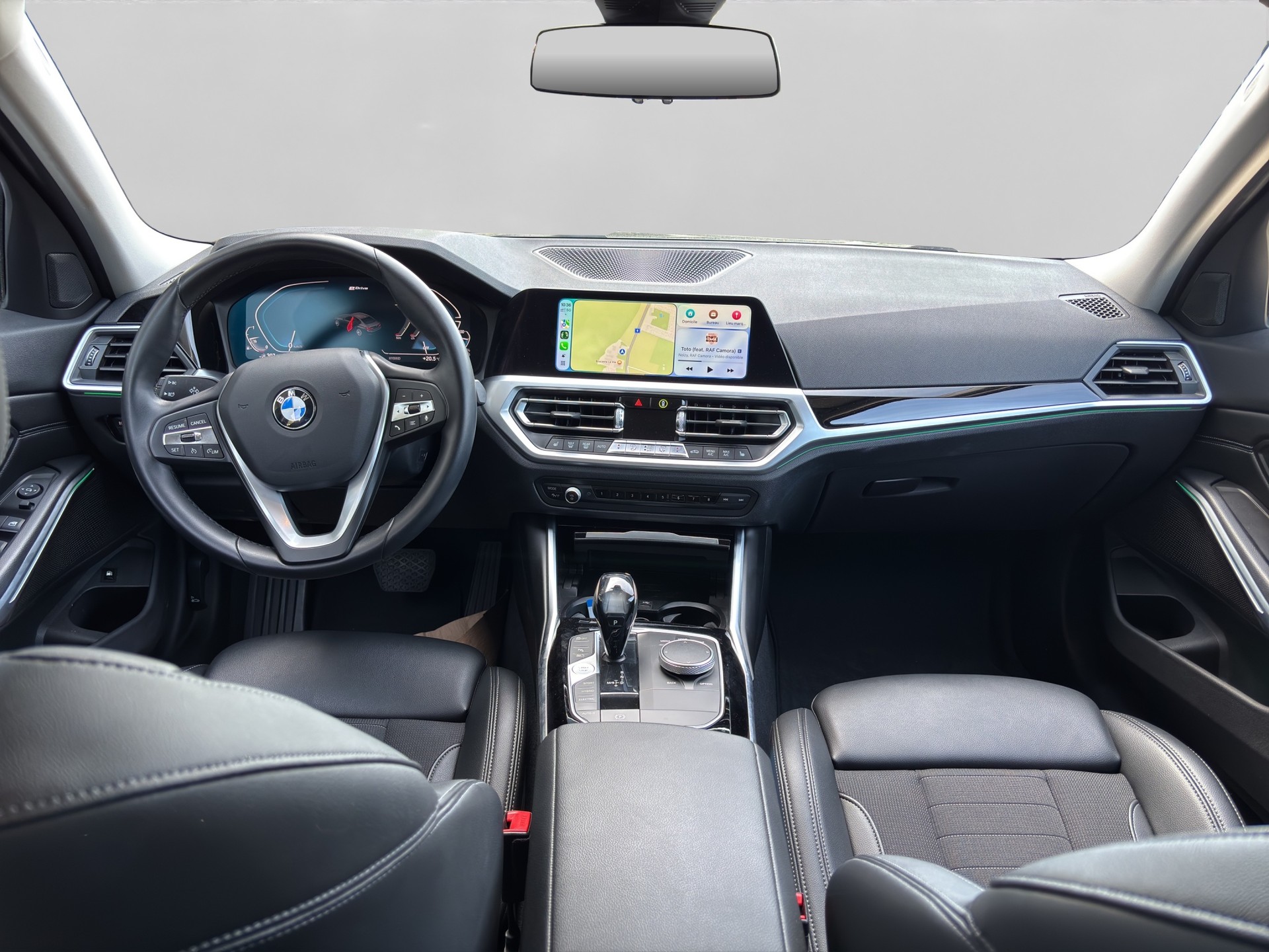 BMW 330e-image-7