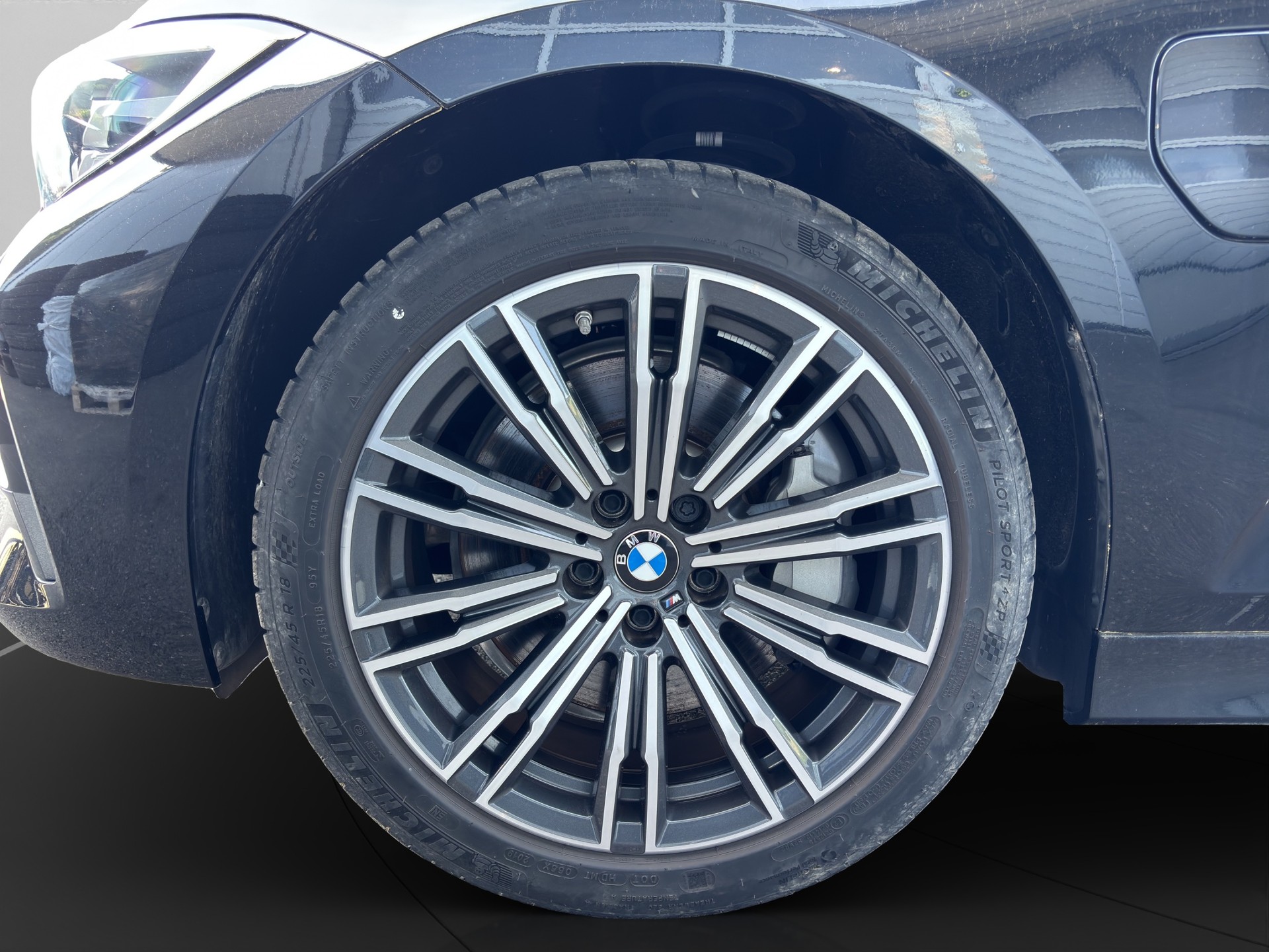 BMW 330e-image-15