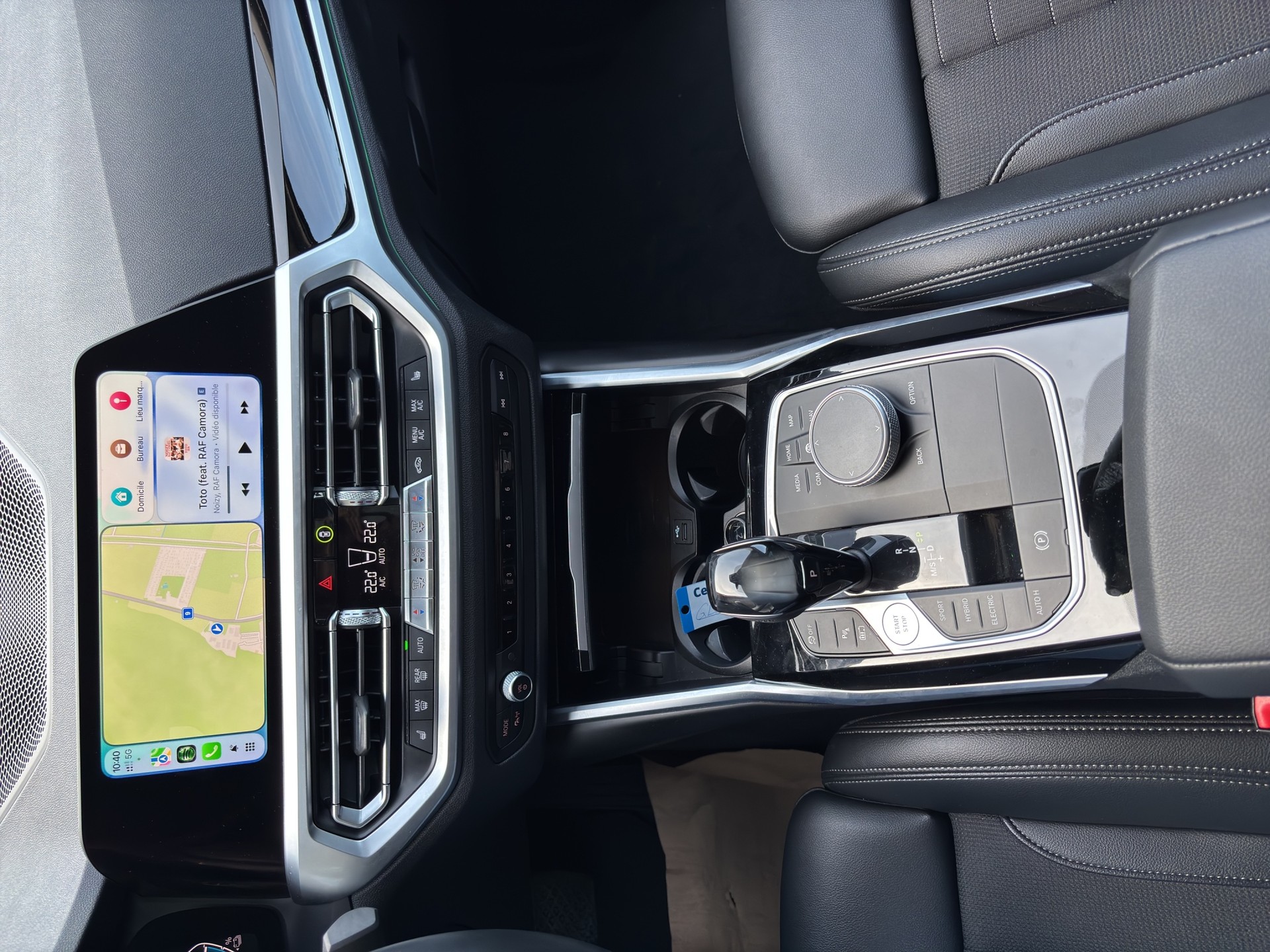 BMW 330e-image-12