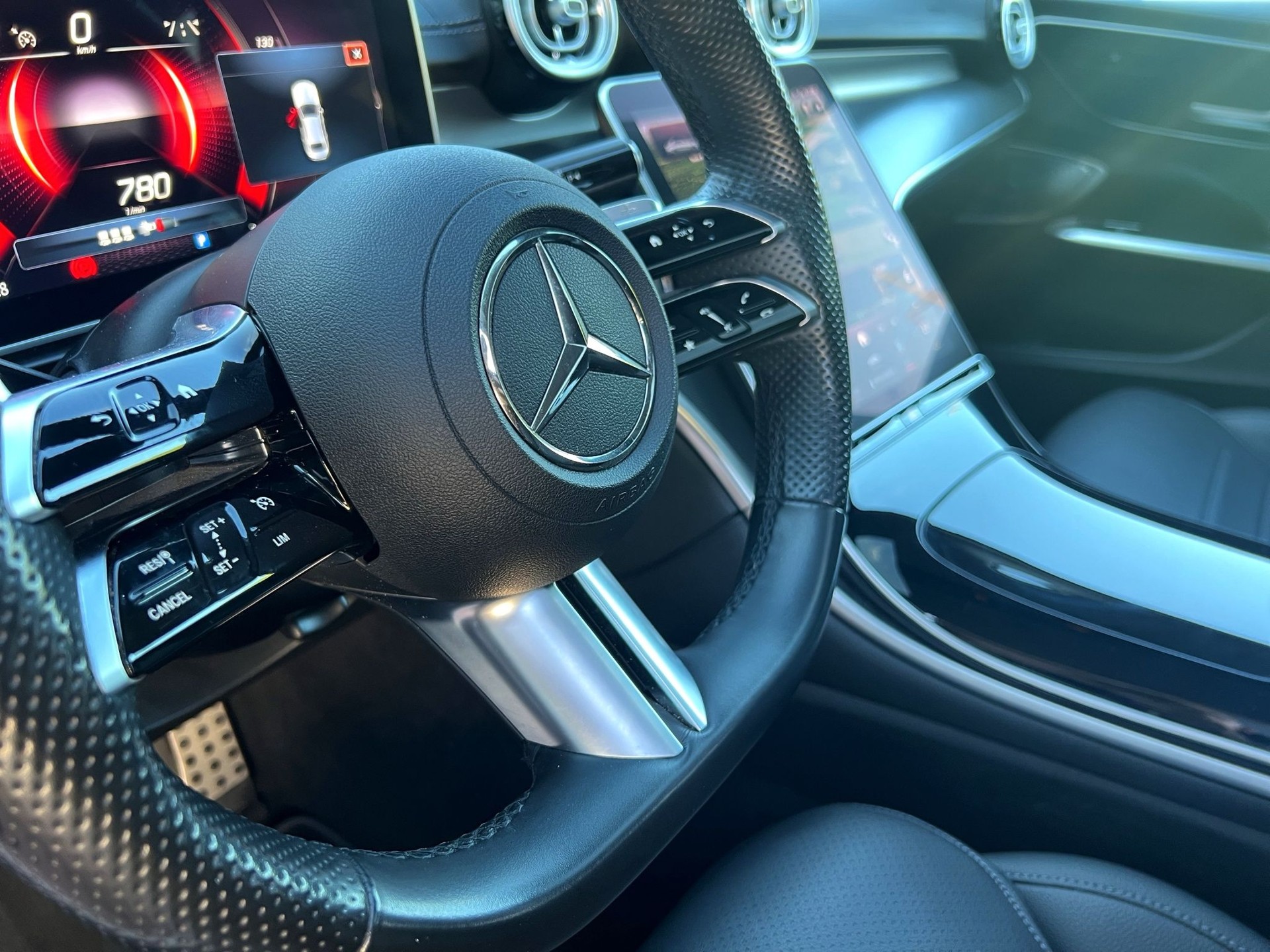 MERCEDES-BENZ C 180 AMG Line-image-21