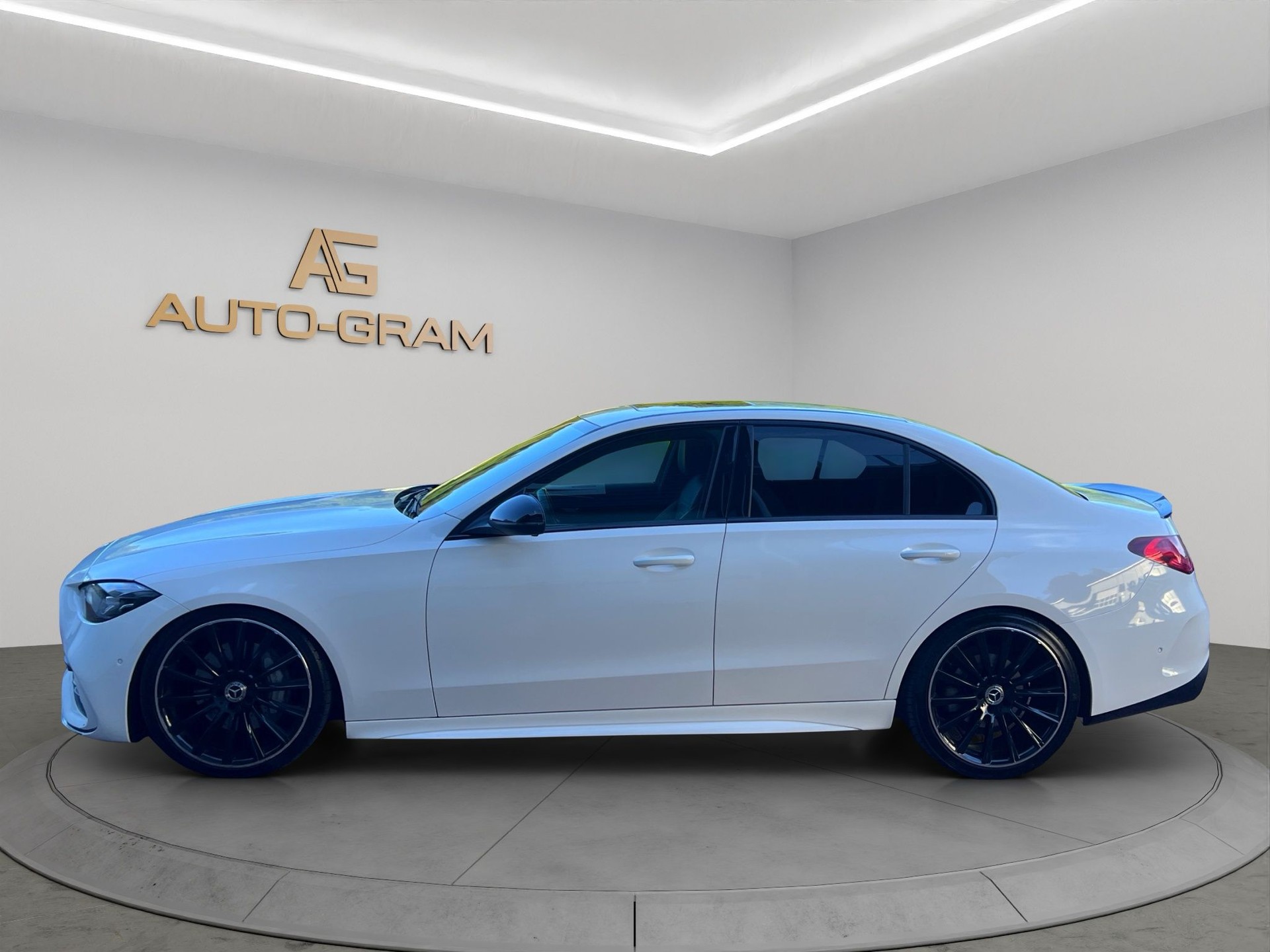 MERCEDES-BENZ C 180 AMG Line-showroom-element-1