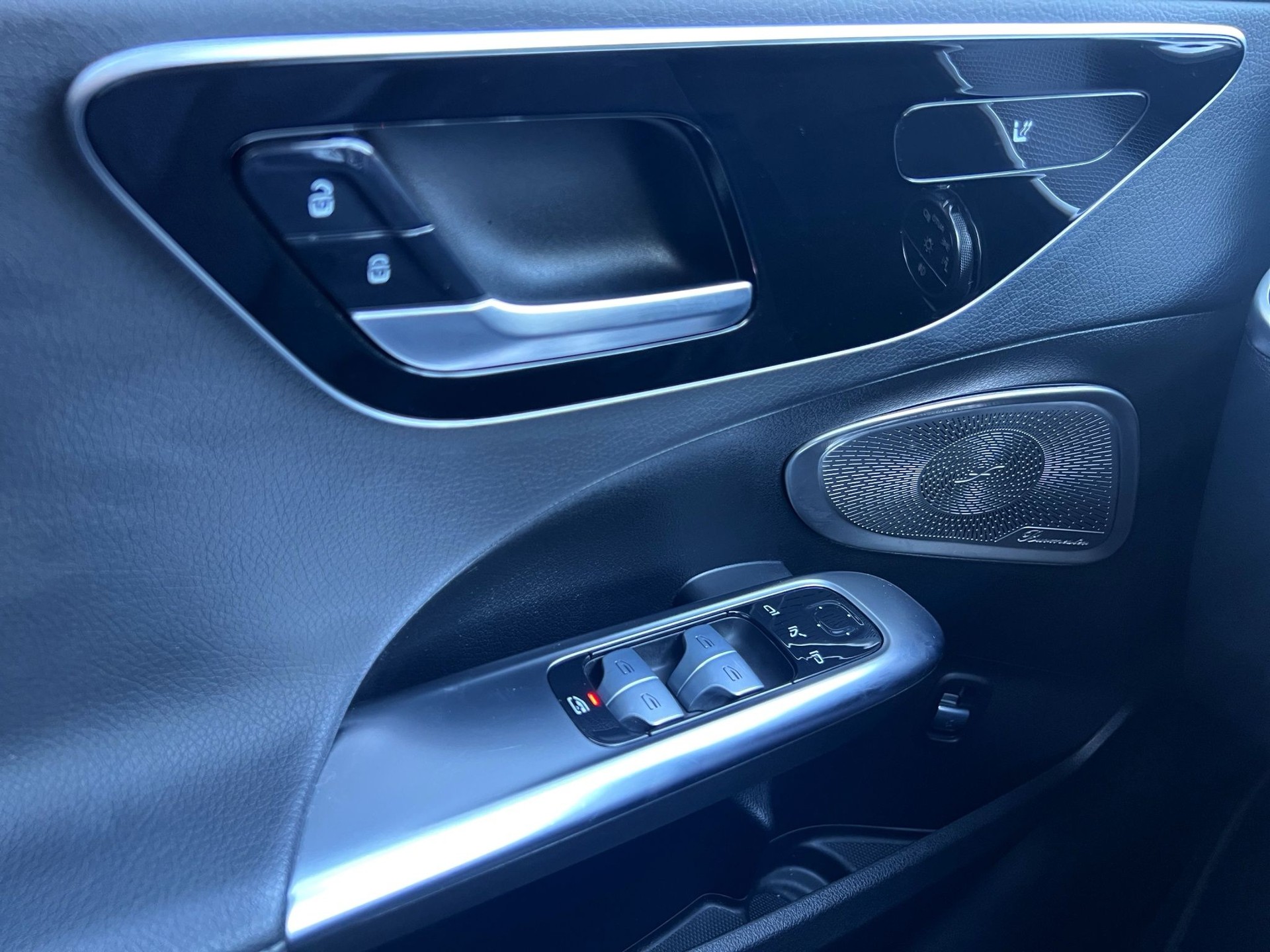 MERCEDES-BENZ C 180 AMG Line-image-23