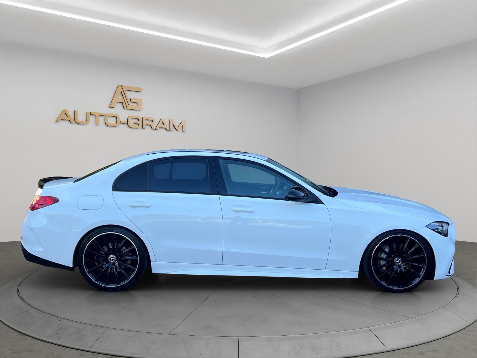 MERCEDES-BENZ C 180 AMG Line-image-5