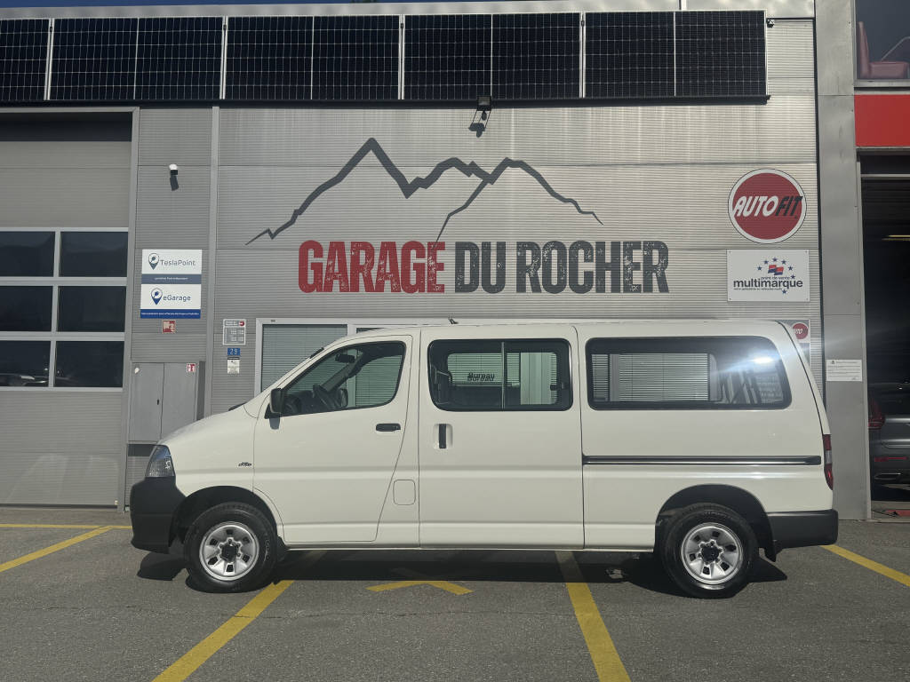 TOYOTA HIACE fourg. LWB 2.5 D-4D 4x4 5T.-showroom-element-1