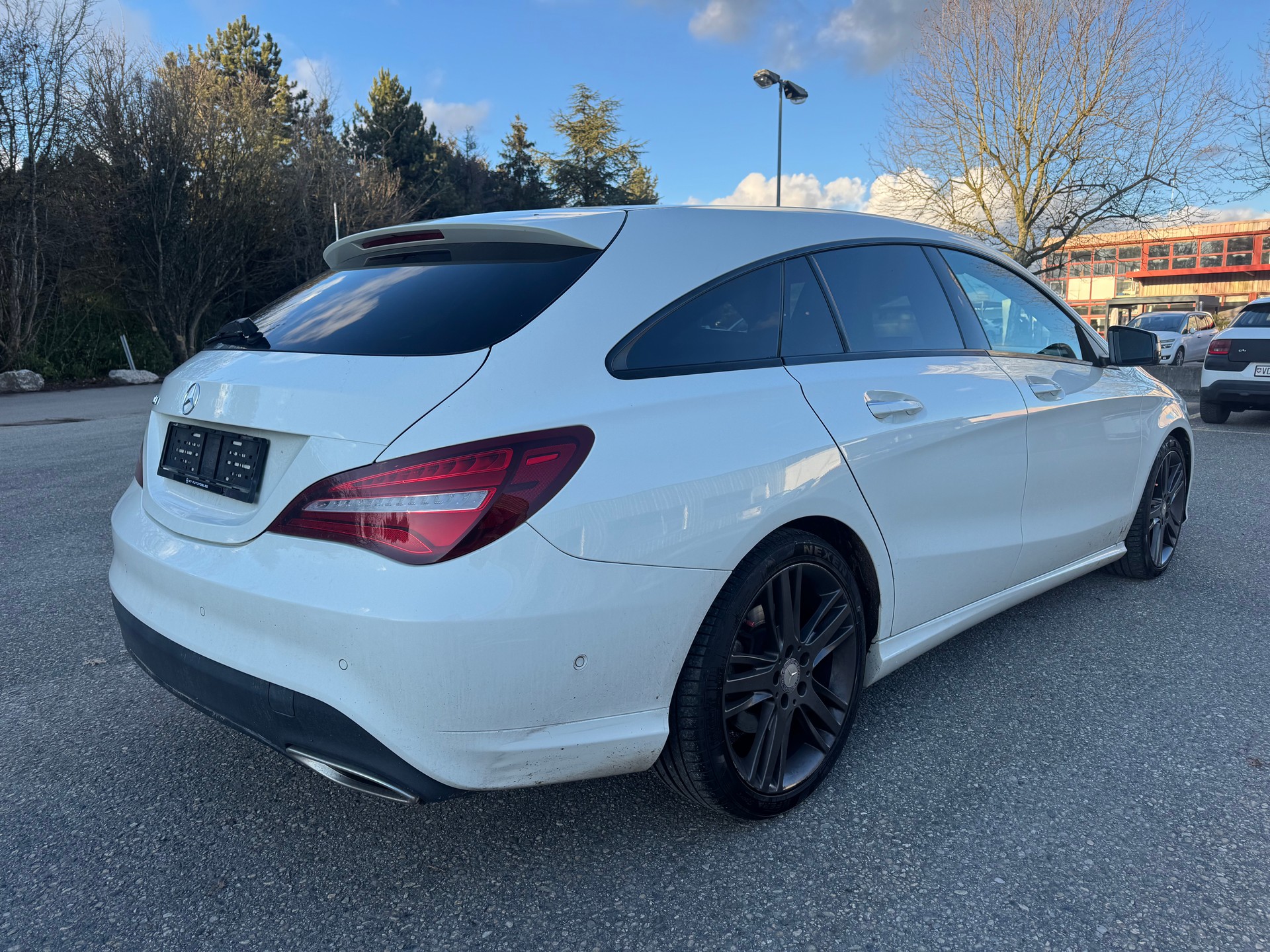 MERCEDES-BENZ CLA Shooting Brake 200 d Urban-image-6