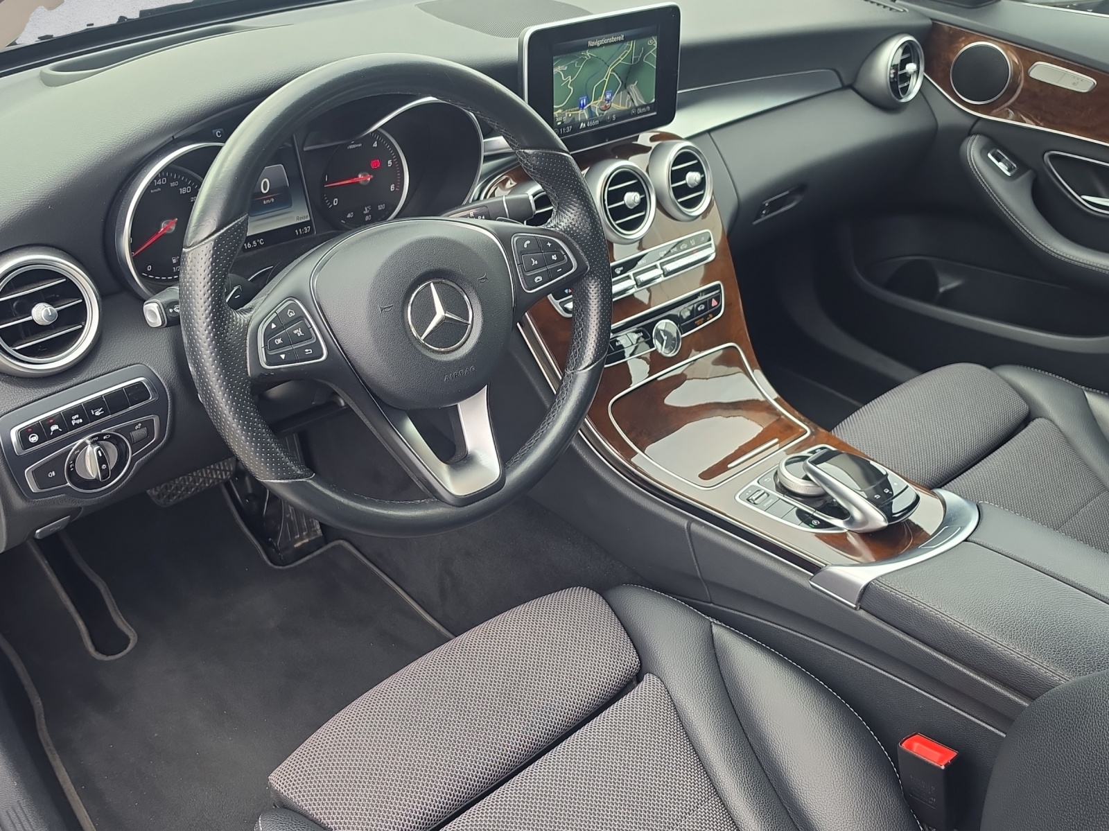 MERCEDES-BENZ C 250 BlueTEC Avantgarde 4Matic 7G-Tronic-image-7