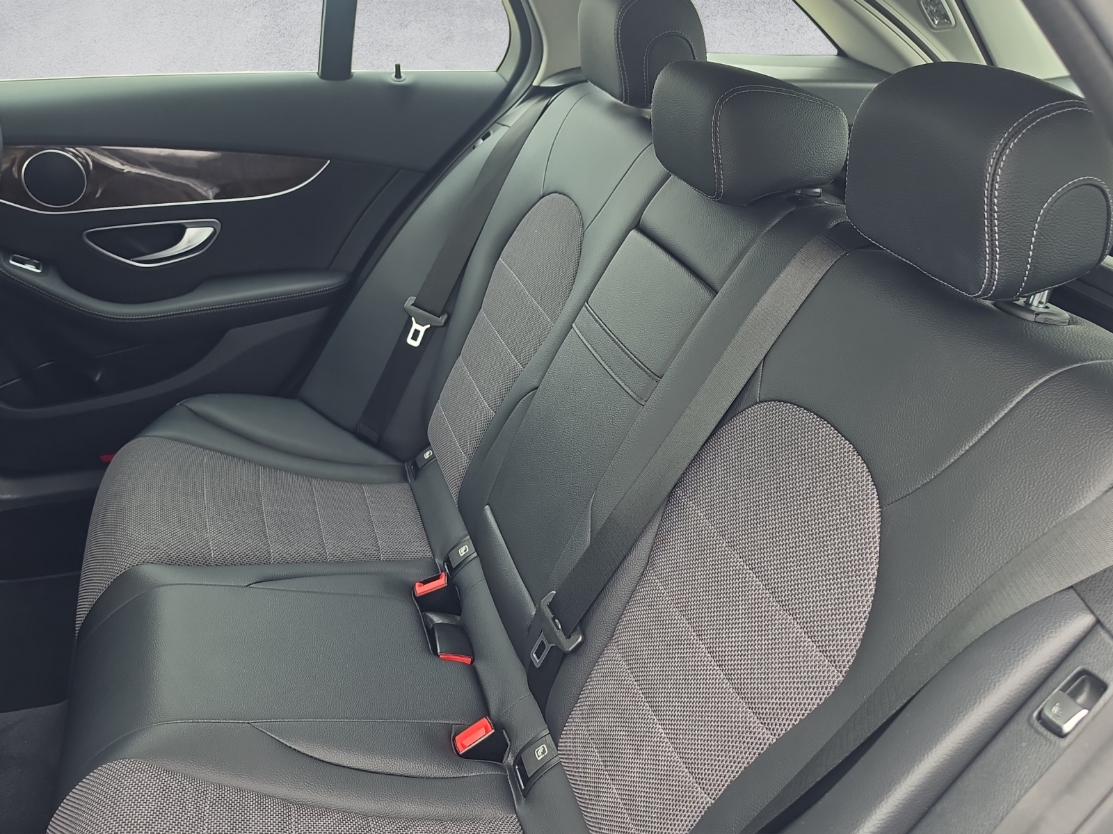 MERCEDES-BENZ C 250 BlueTEC Avantgarde 4Matic 7G-Tronic-image-12