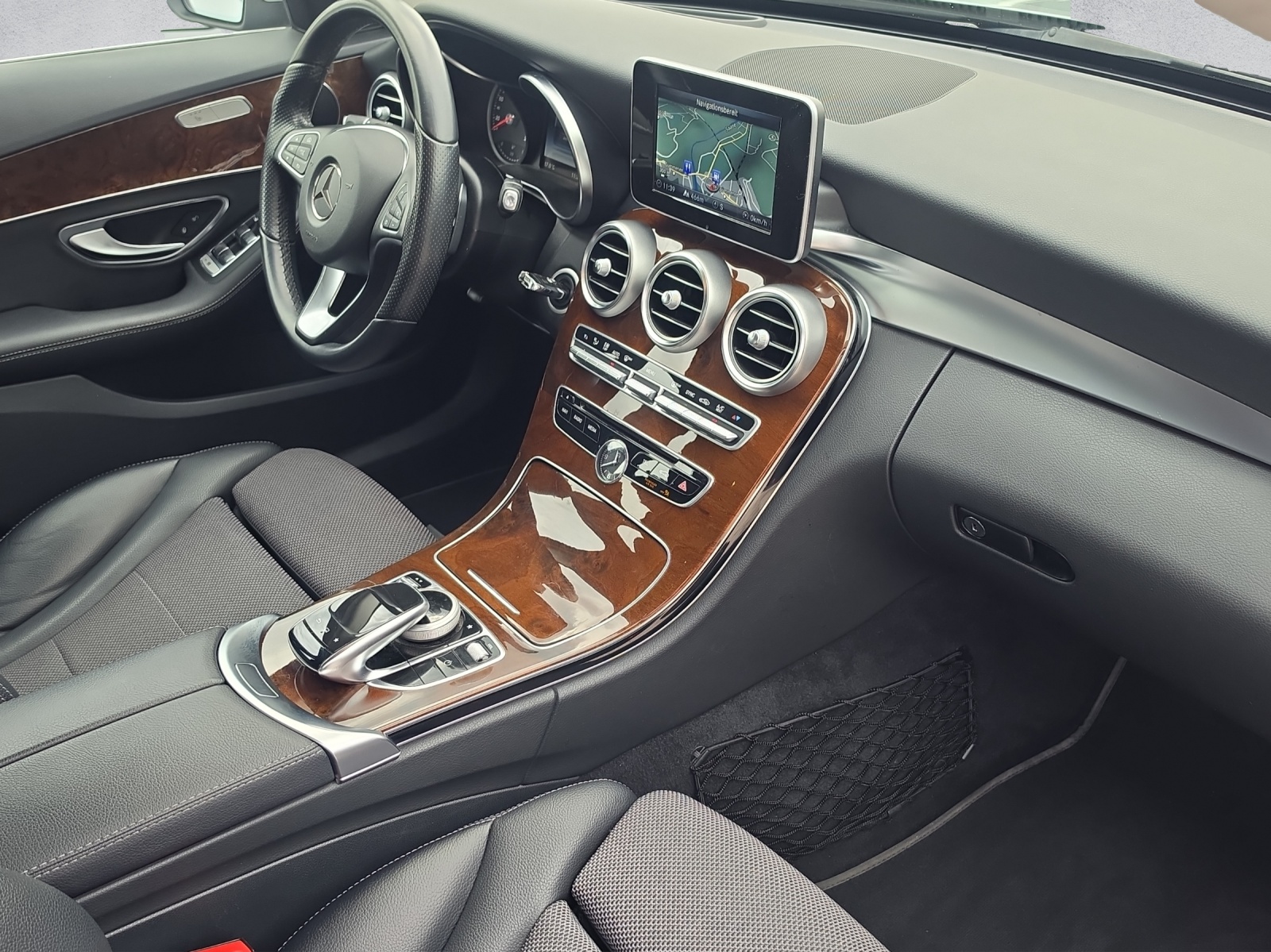 MERCEDES-BENZ C 250 BlueTEC Avantgarde 4Matic 7G-Tronic-image-6
