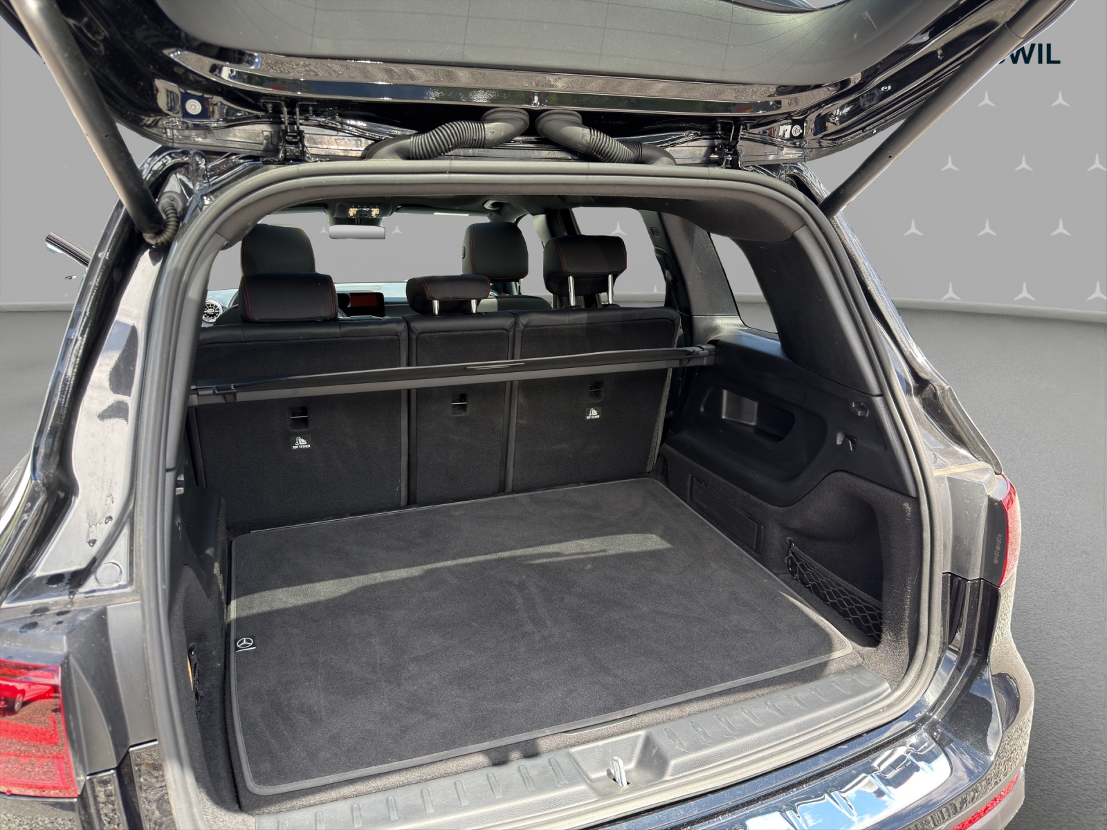 MERCEDES-BENZ GLB 220 d 4Matic 8G-Tronic-image-13