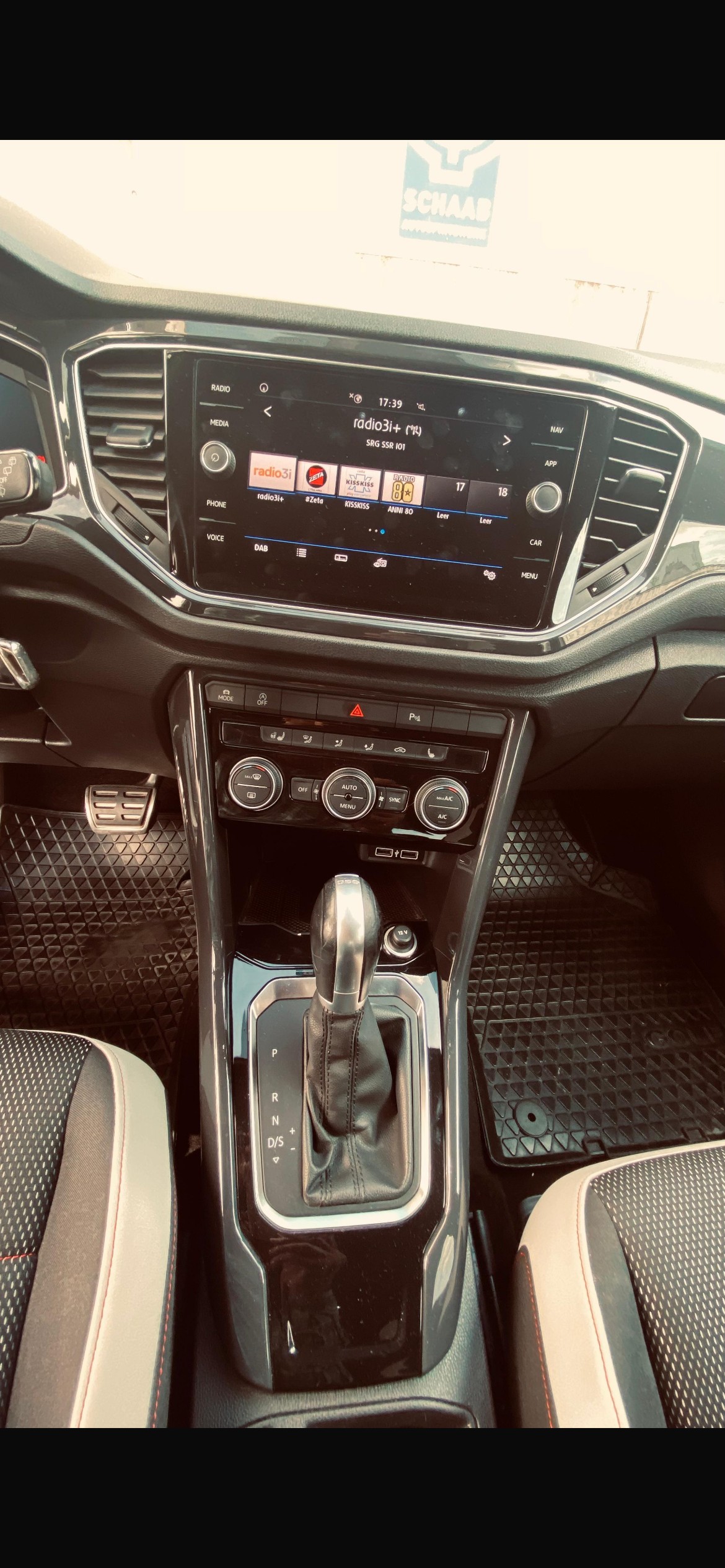 VW T-Roc 1.5 TSI EVO Sport-image-9