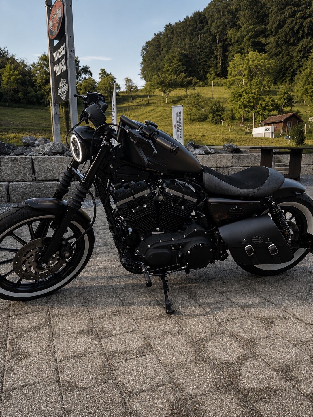 HARLEY-DAVIDSON XL 883 N Sportster Iron-image-4