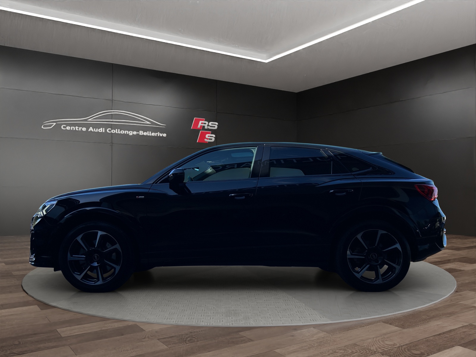 AUDI Q3 Sportback 40 TFSI S line quattro S-tronic-image-2