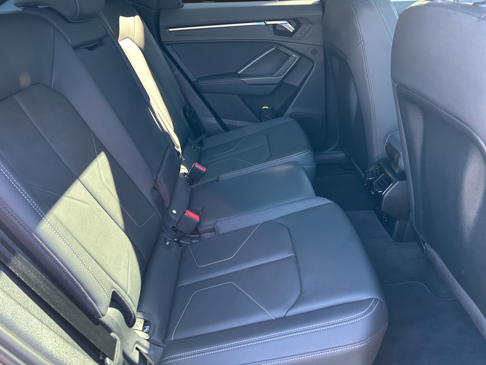 AUDI Q3 Sportback 40 TFSI S line quattro S-tronic-image-16