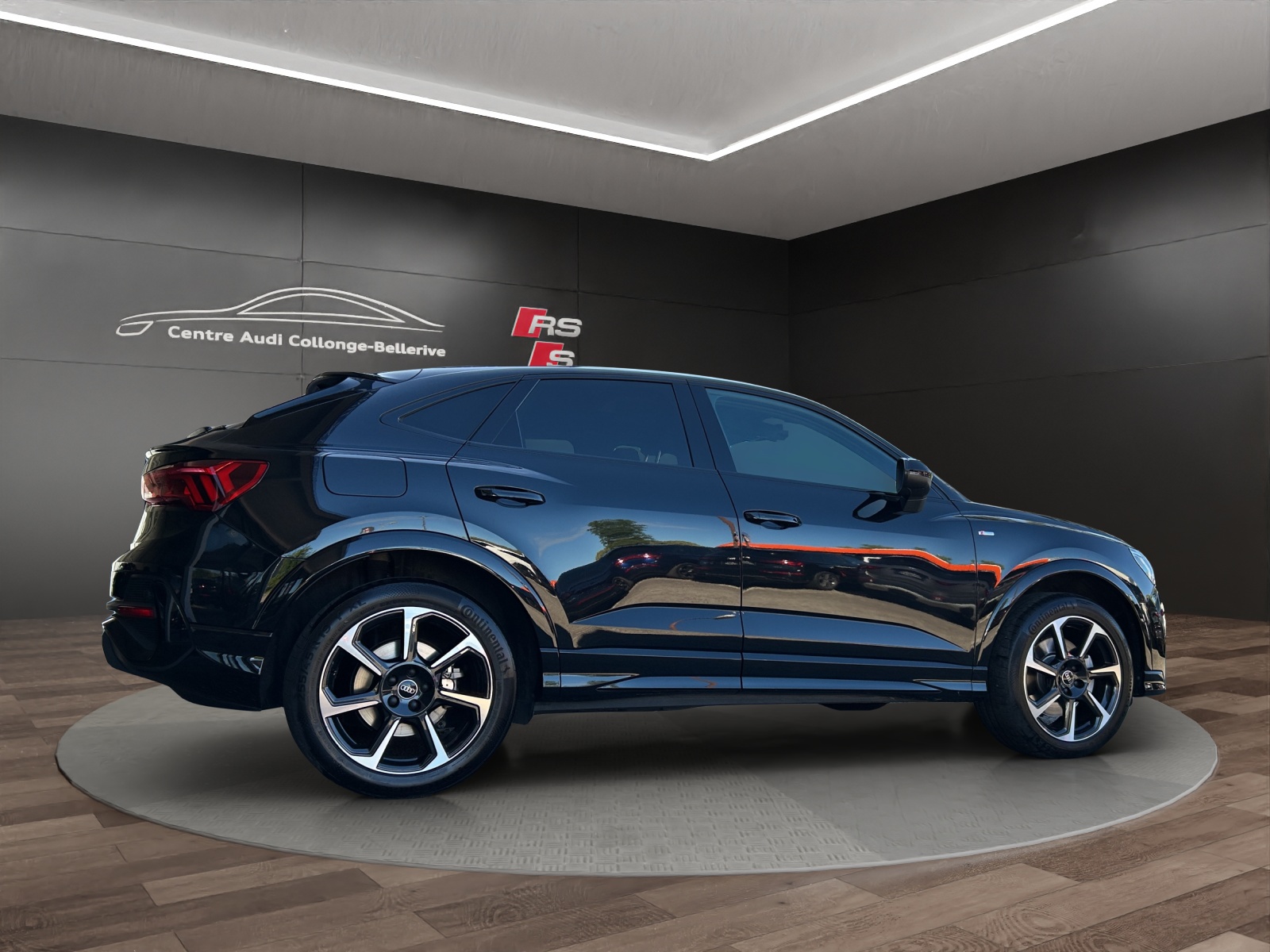 AUDI Q3 Sportback 40 TFSI S line quattro S-tronic-image-6