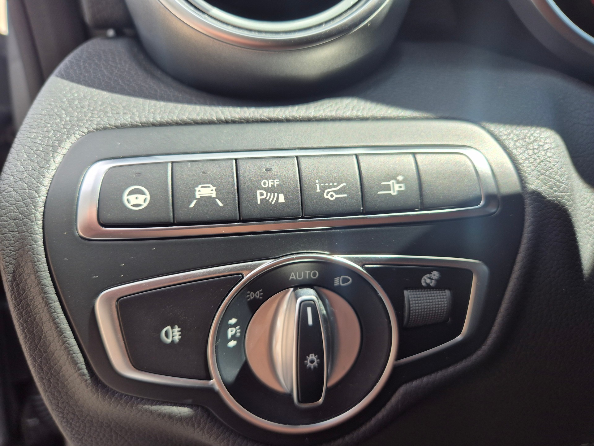 MERCEDES-BENZ C 63 S AMG 9G-tronic * 1 Hand * Mercedes Swiss Garantie bis 05.2027 * Panoramadach * Head up Diplay * Burmester *-image-11