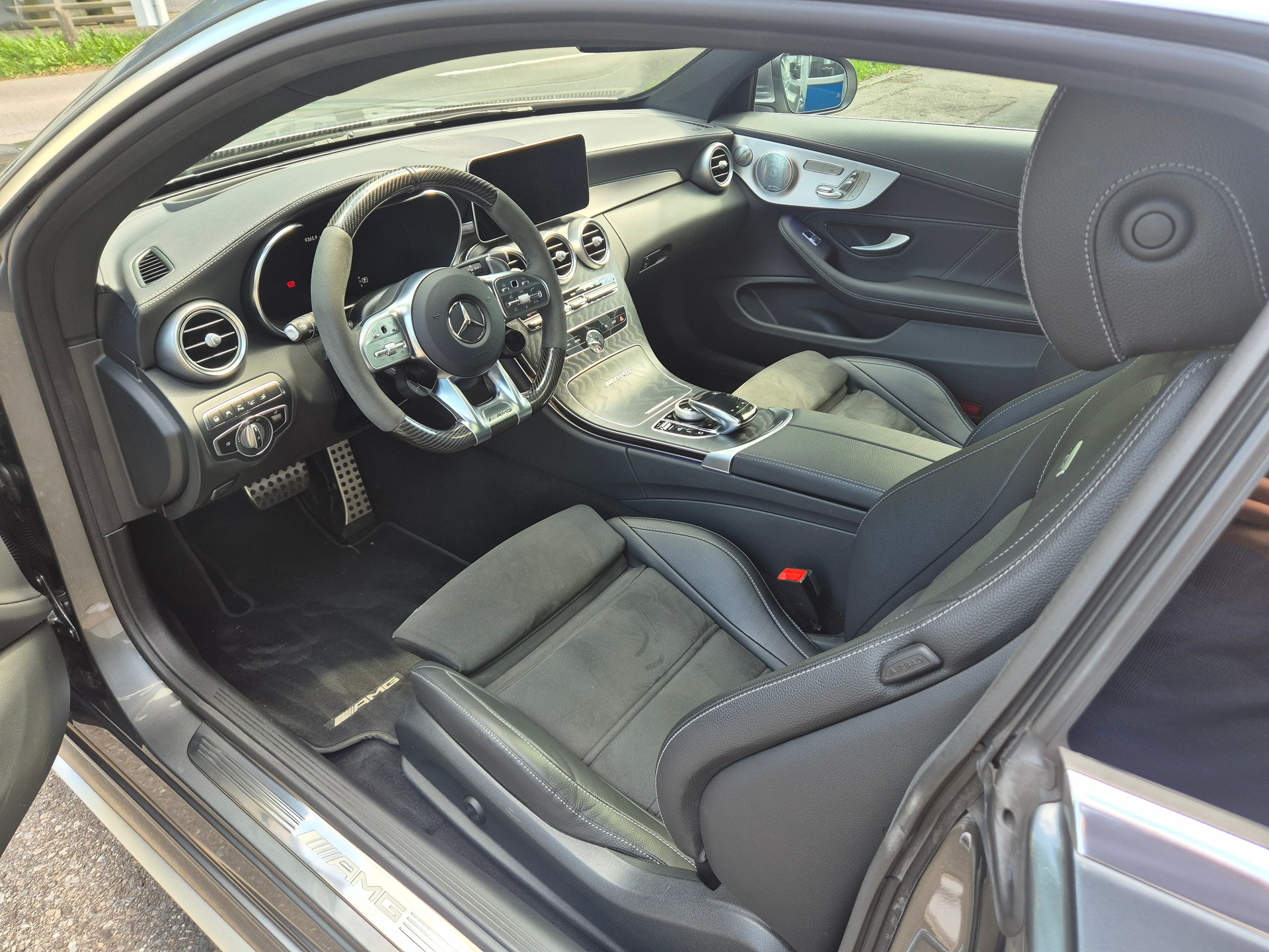 MERCEDES-BENZ C 63 S AMG 9G-tronic * 1 Hand * Mercedes Swiss Garantie bis 05.2027 * Panoramadach * Head up Diplay * Burmester *-image-6