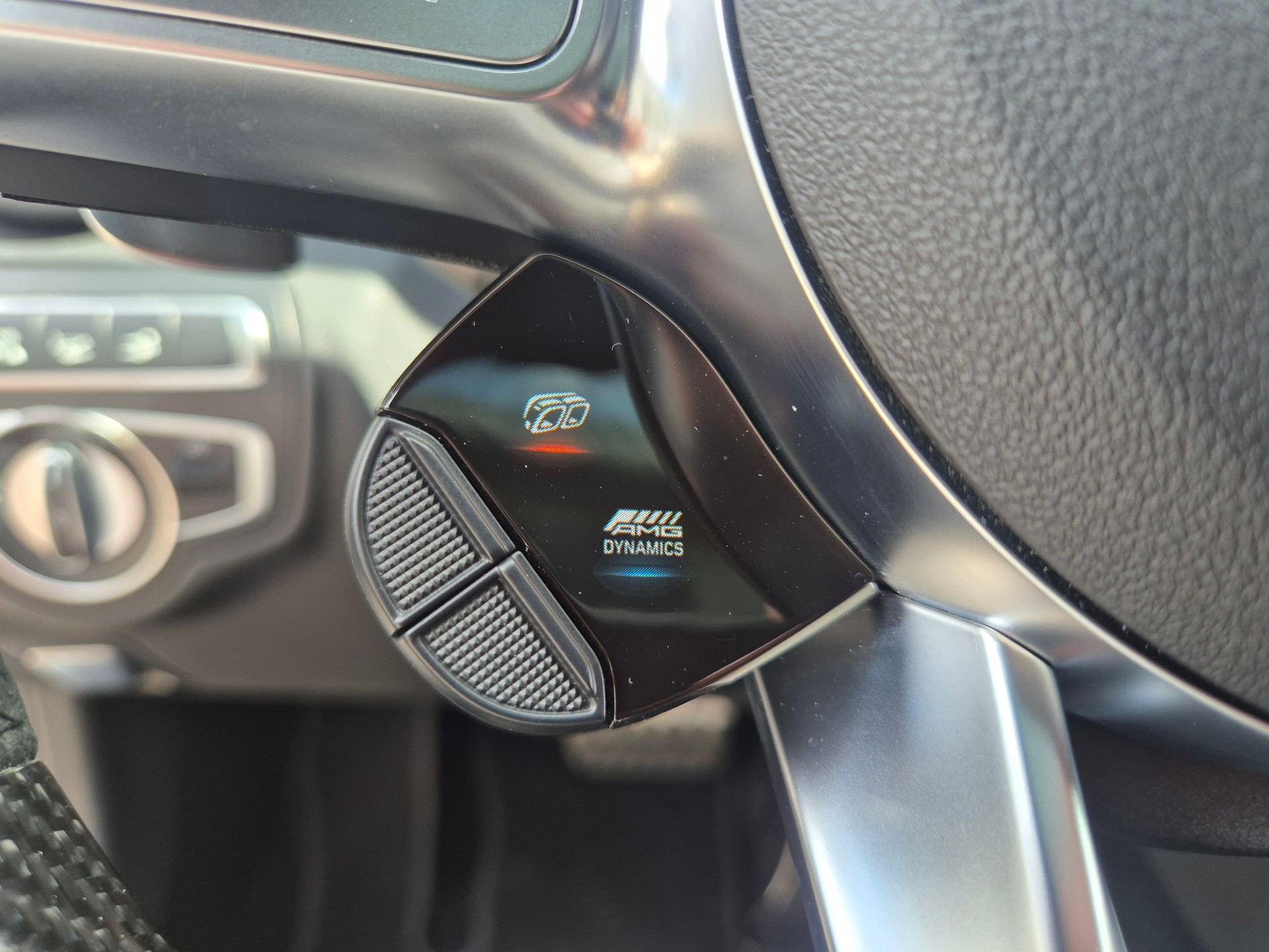 MERCEDES-BENZ C 63 S AMG 9G-tronic * 1 Hand * Mercedes Swiss Garantie bis 05.2027 * Panoramadach * Head up Diplay * Burmester *-image-9