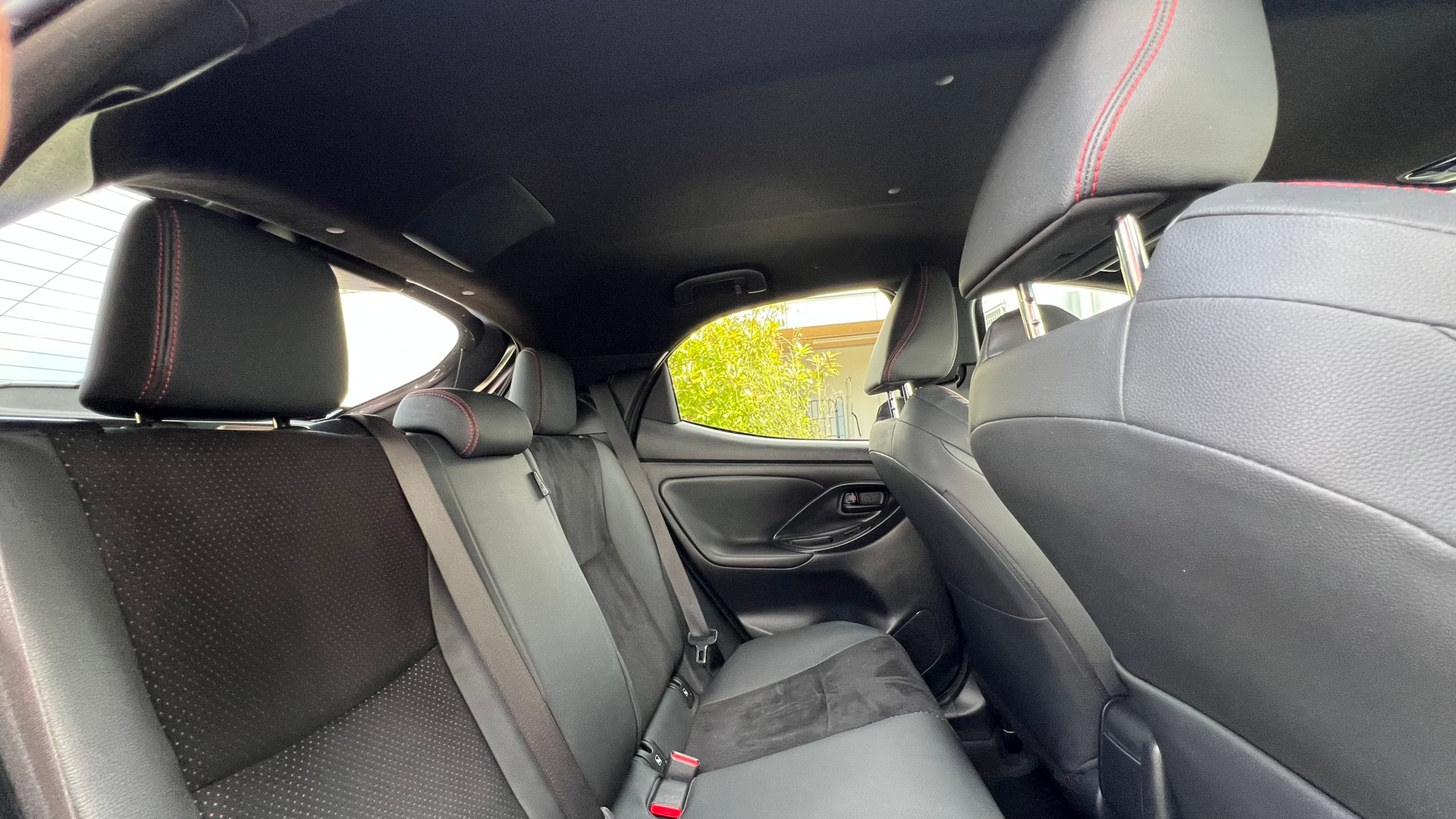 TOYOTA YARIS 1.5 GR SPORT E-CVT l 116 PS-image-27