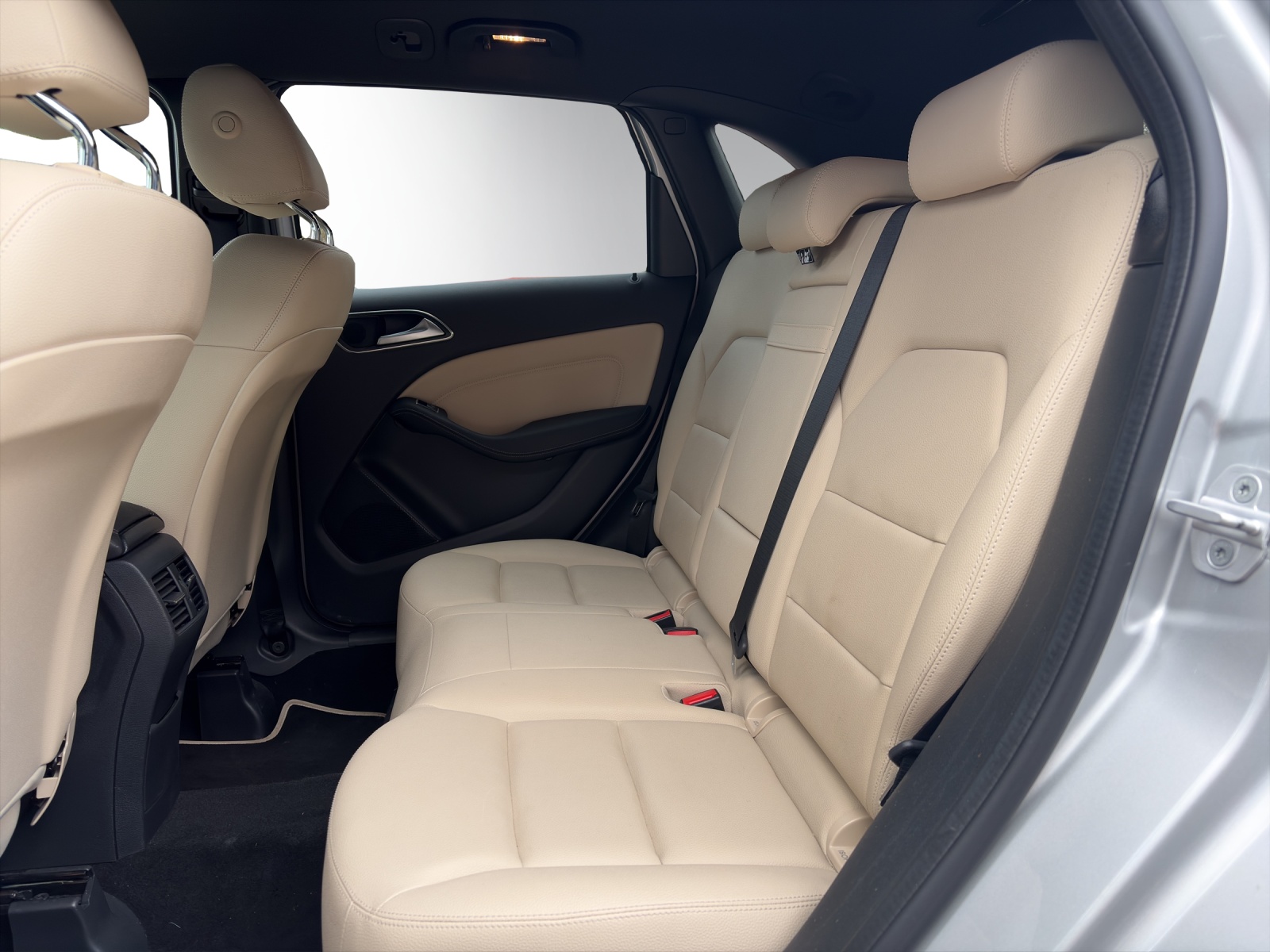 MERCEDES-BENZ B 250 Urban 4Matic 7G-DCT-image-8