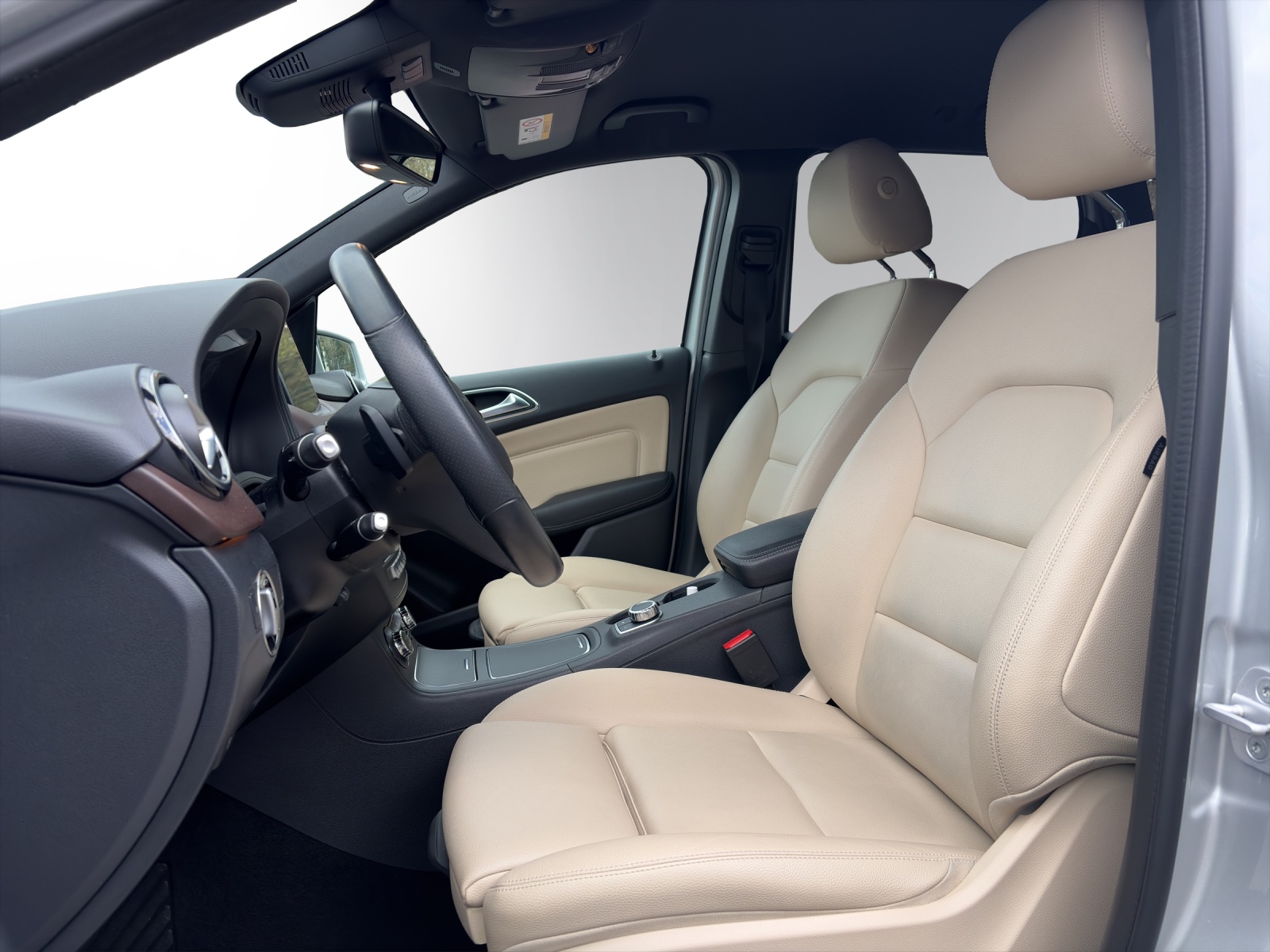 MERCEDES-BENZ B 250 Urban 4Matic 7G-DCT-image-7