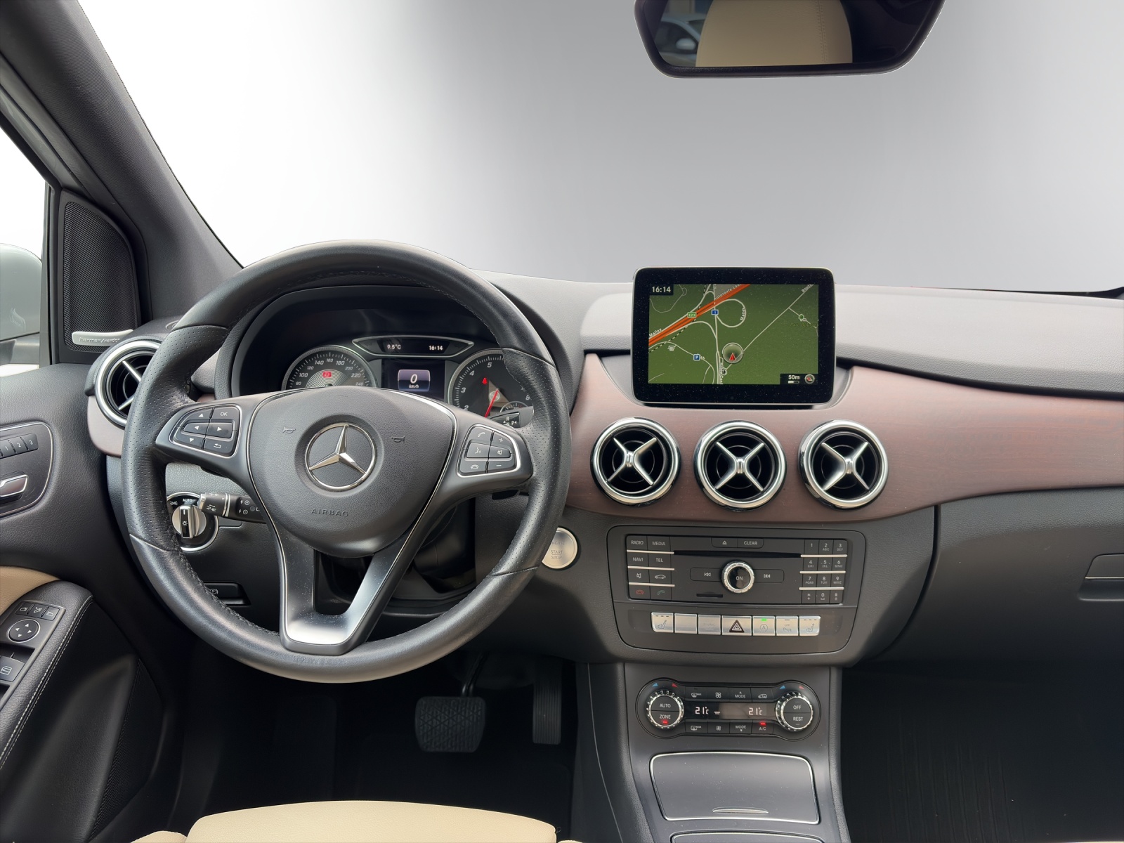 MERCEDES-BENZ B 250 Urban 4Matic 7G-DCT-image-10