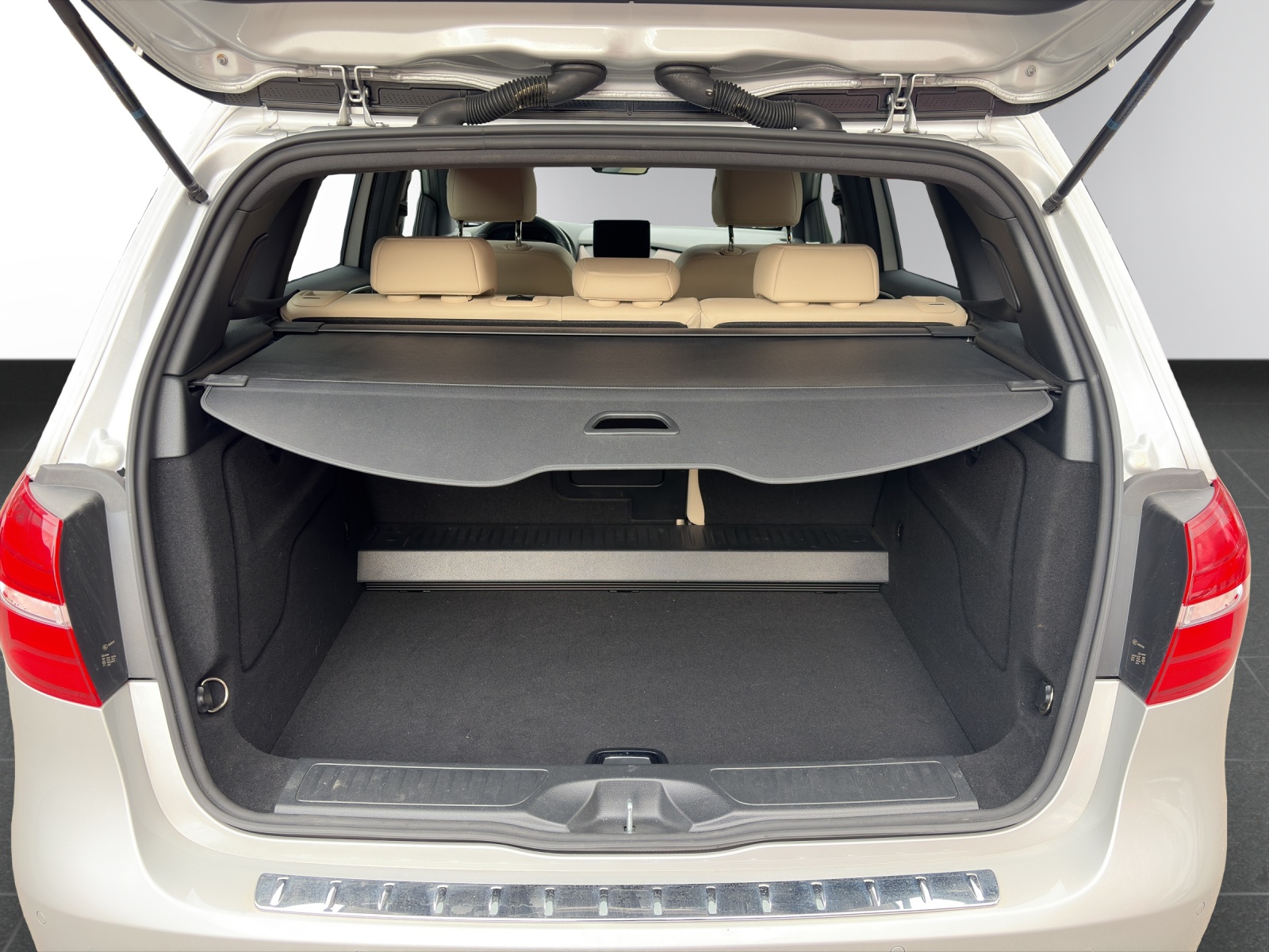 MERCEDES-BENZ B 250 Urban 4Matic 7G-DCT-image-6