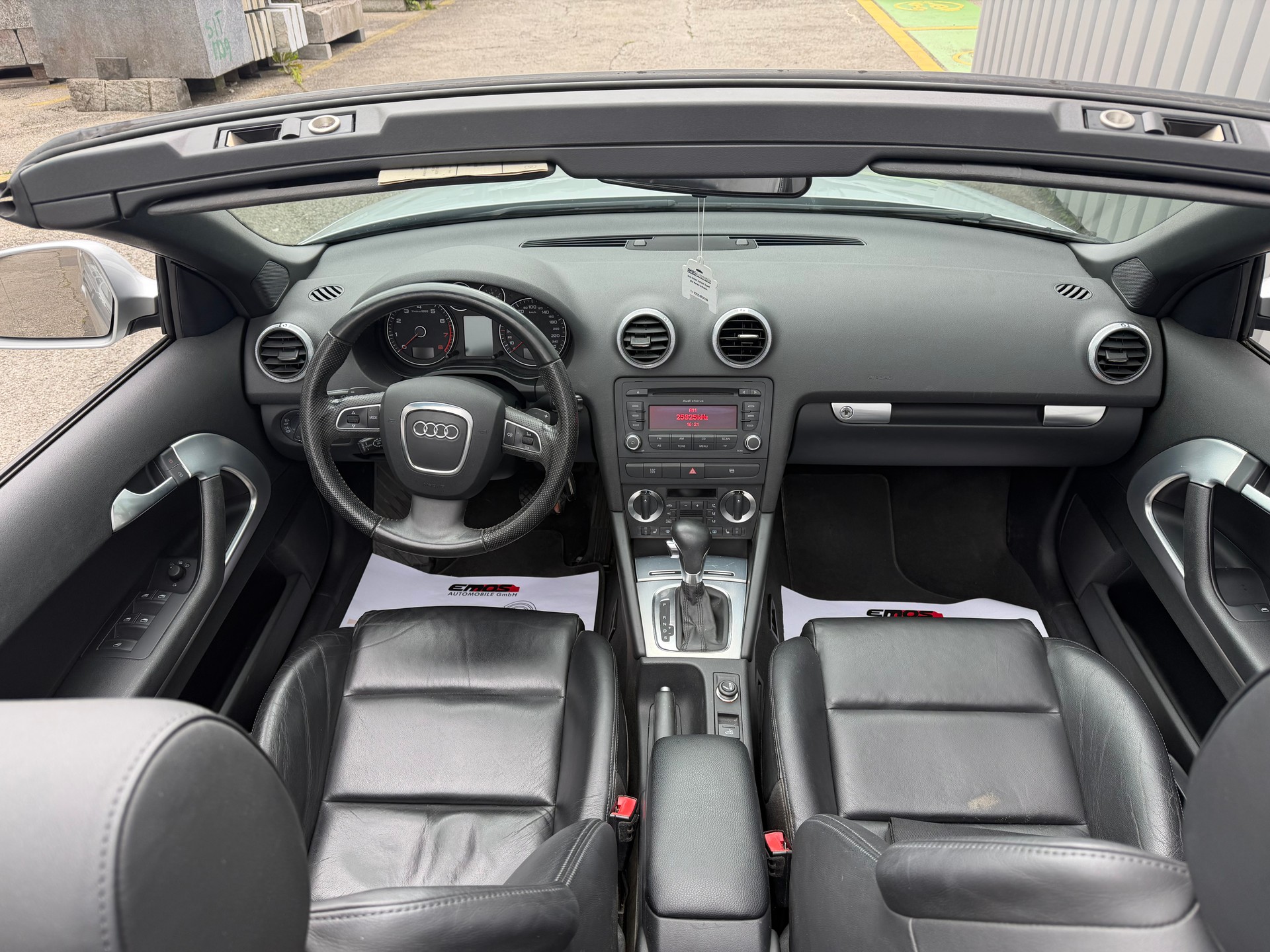 AUDI A3 Cabriolet 1.8 TFSI Ambition S-tronic-image-7