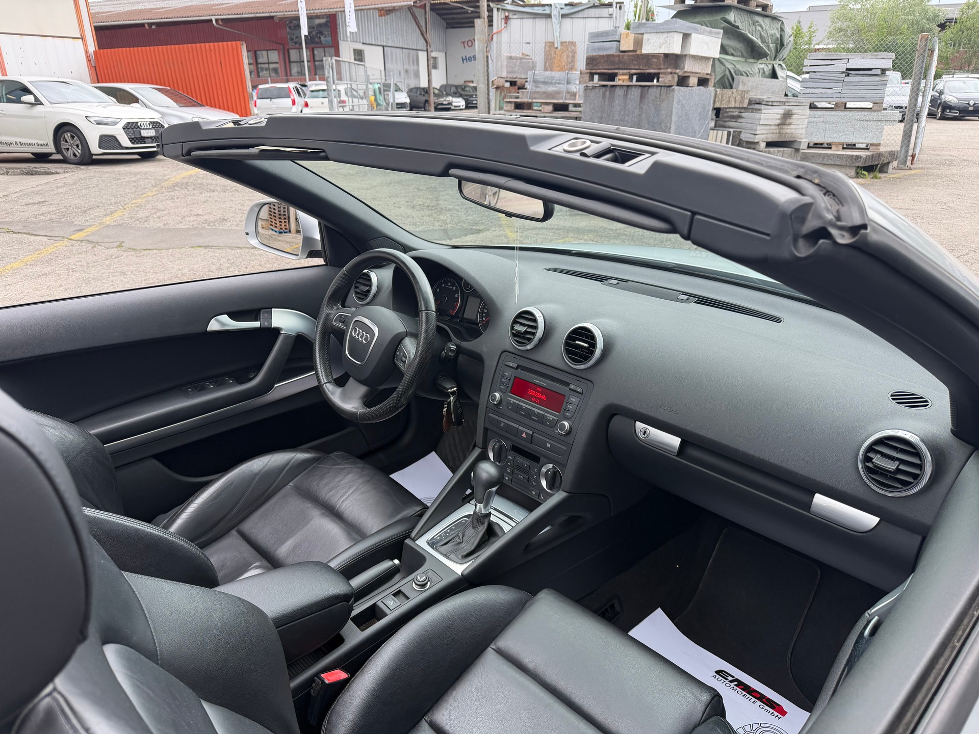 AUDI A3 Cabriolet 1.8 TFSI Ambition S-tronic-image-8