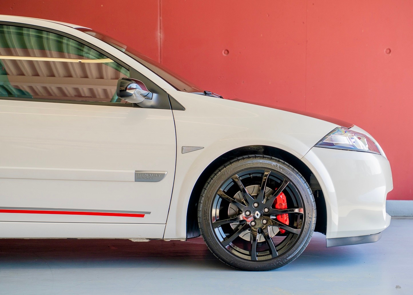 RENAULT Megane 2.0 16V Turbo R26.R (2nd hand Swiss car, fantastic condition, 1st paint, 1 of 450, factory tires)-image-8