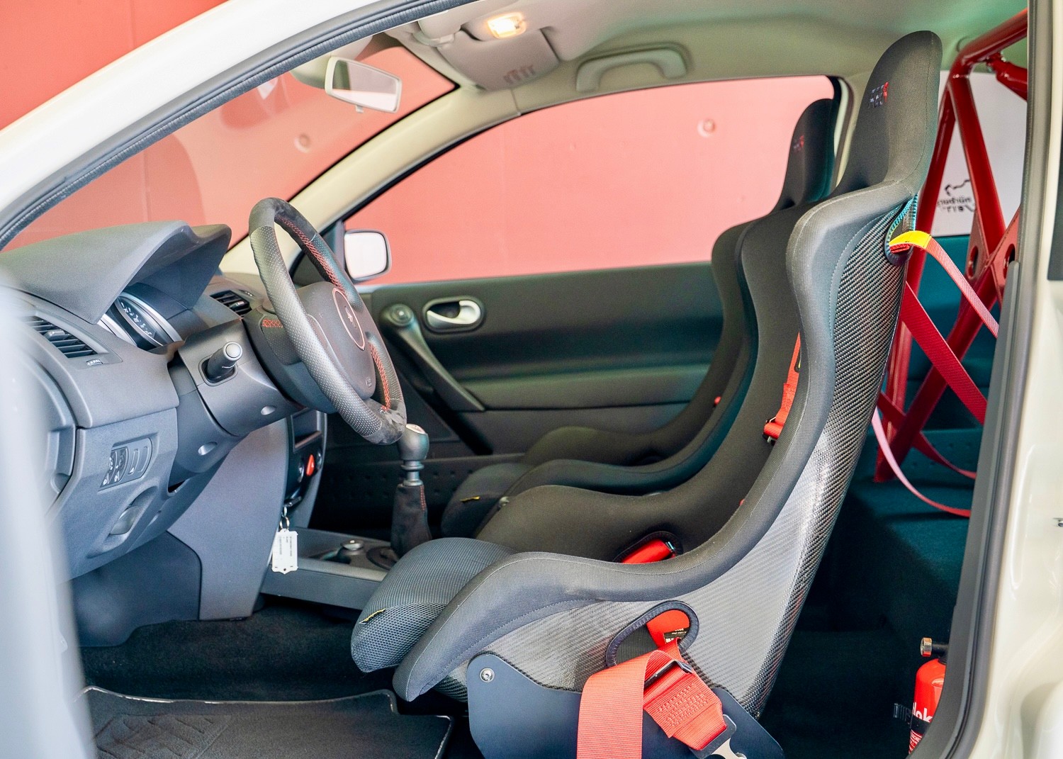 RENAULT Megane 2.0 16V Turbo R26.R (2nd hand Swiss car, fantastic condition, 1st paint, 1 of 450, factory tires)-image-18