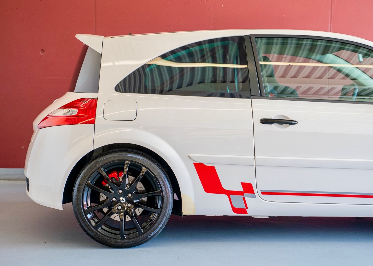 RENAULT Megane 2.0 16V Turbo R26.R (2nd hand Swiss car, fantastic condition, 1st paint, 1 of 450, factory tires)-image-7
